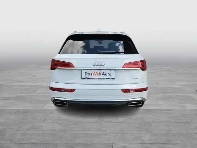 Audi Q5 view 5