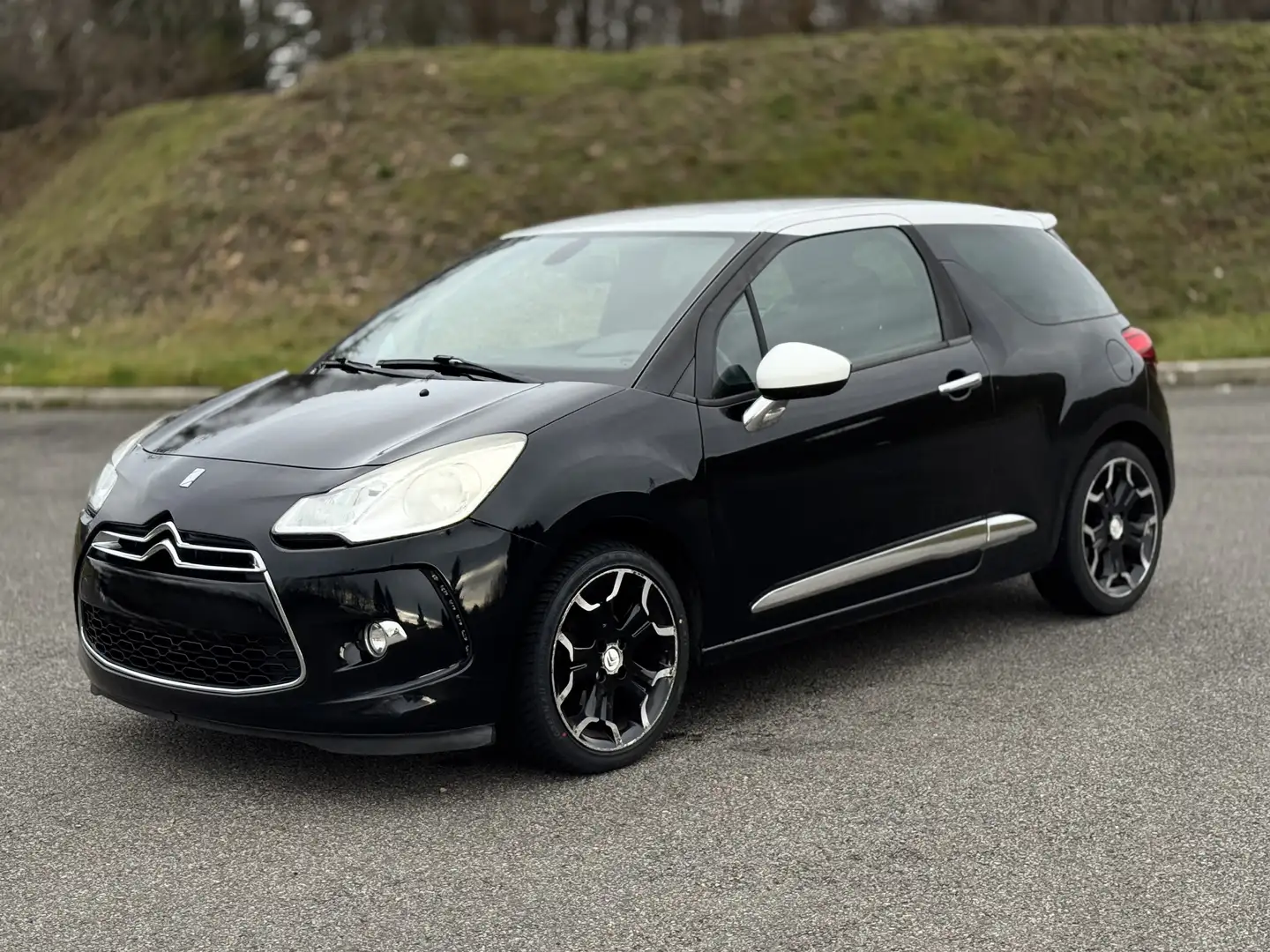 Citroen DS3 e-HDi 110 Airdream Sport Chic - 1