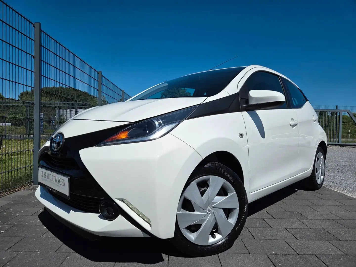 Toyota Aygo AYGO x-play Aus 1 Hand/Kfz-Str nur 20,-Jahr Blanc - 2