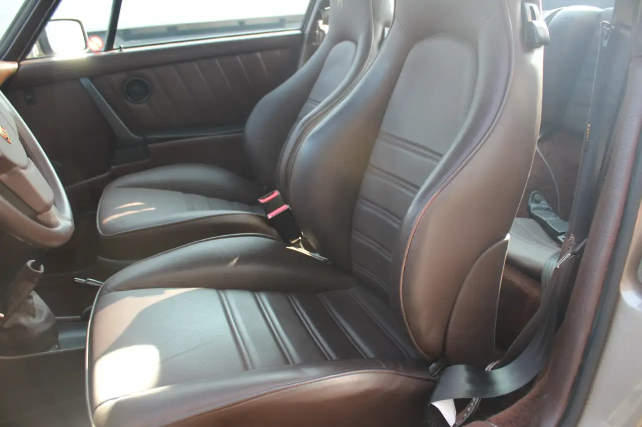 Porsche 911 SC Coupe Sportmodell Deutsch SERVO !, foto 12
