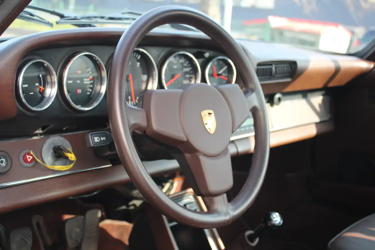 Porsche 911 SC Coupe Sportmodell Deutsch SERVO !, foto 4