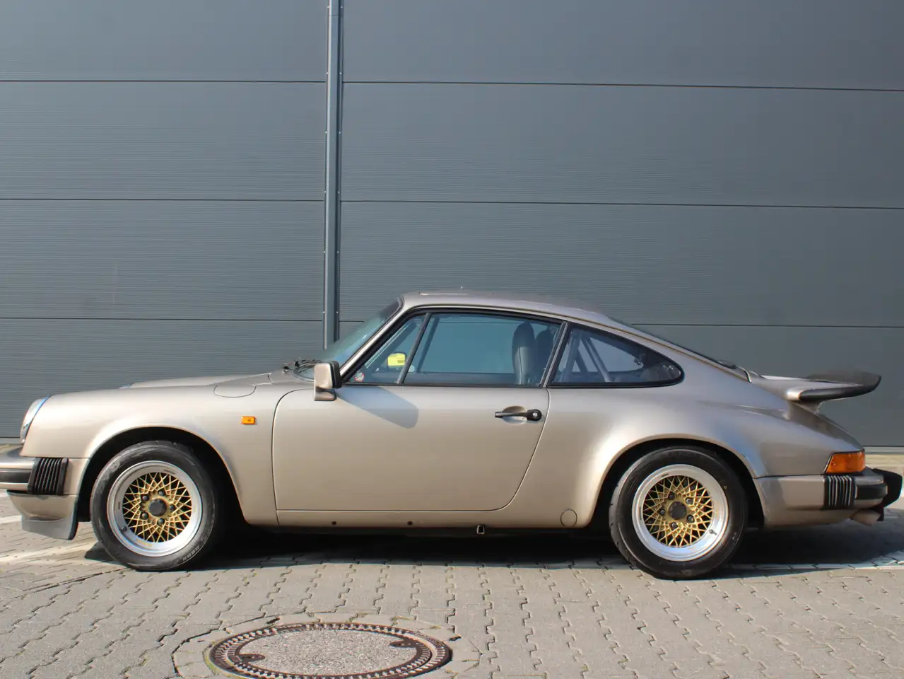 Porsche 911 SC Coupe Sportmodell Deutsch SERVO !, foto 2