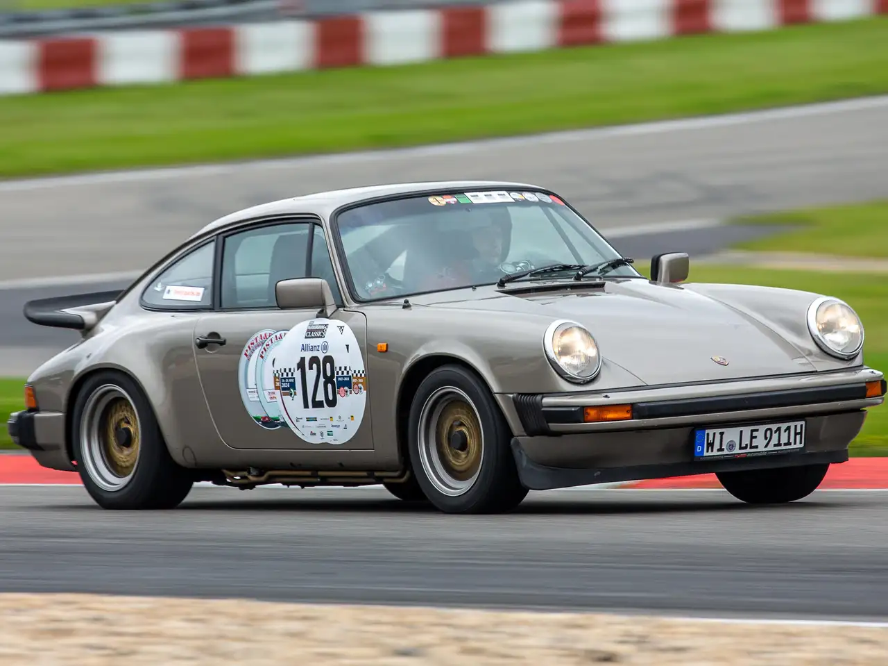 Porsche 911 SC Coupe Sportmodell Deutsch SERVO !, foto 6