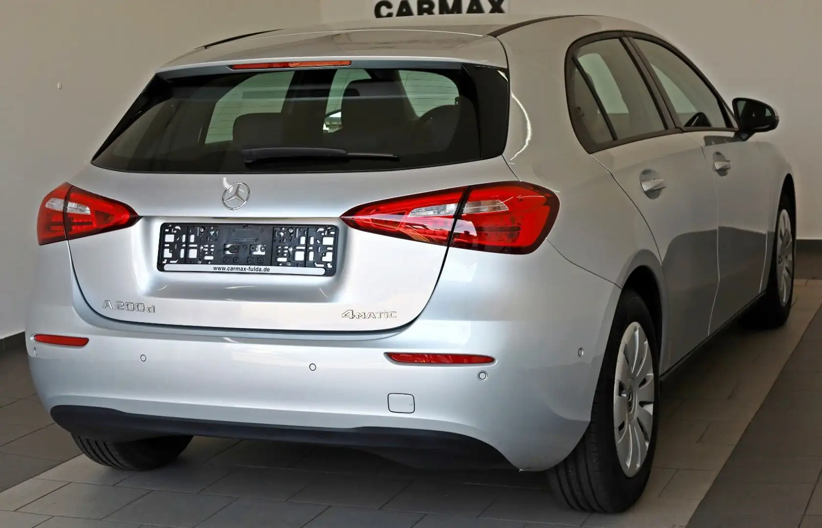 Mercedes-Benz A 200 d 4M Navi,Kamera,SH,PDC,Park Paket Argent - 2