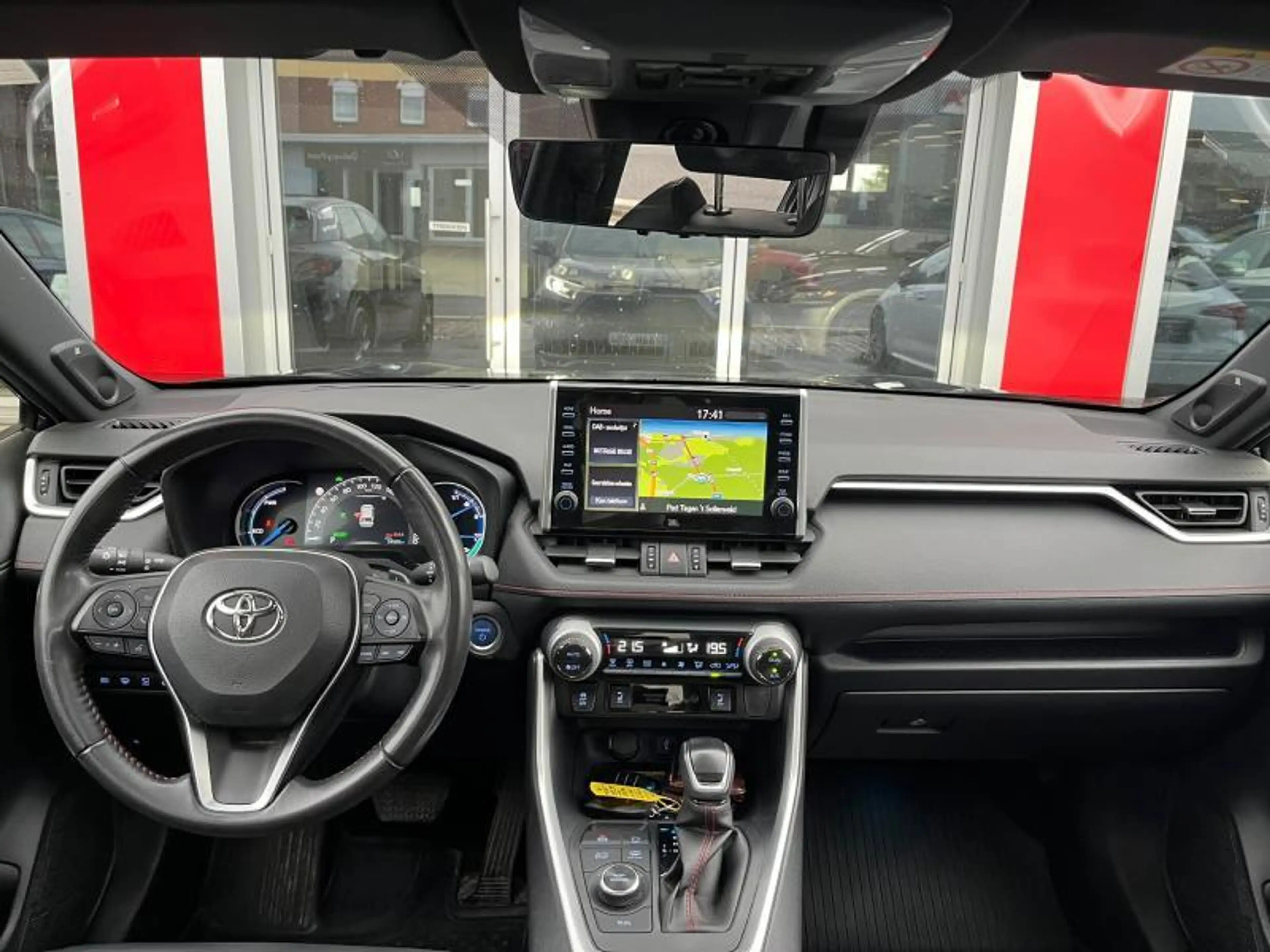 Toyota RAV 4 Premium Plus — photo 8