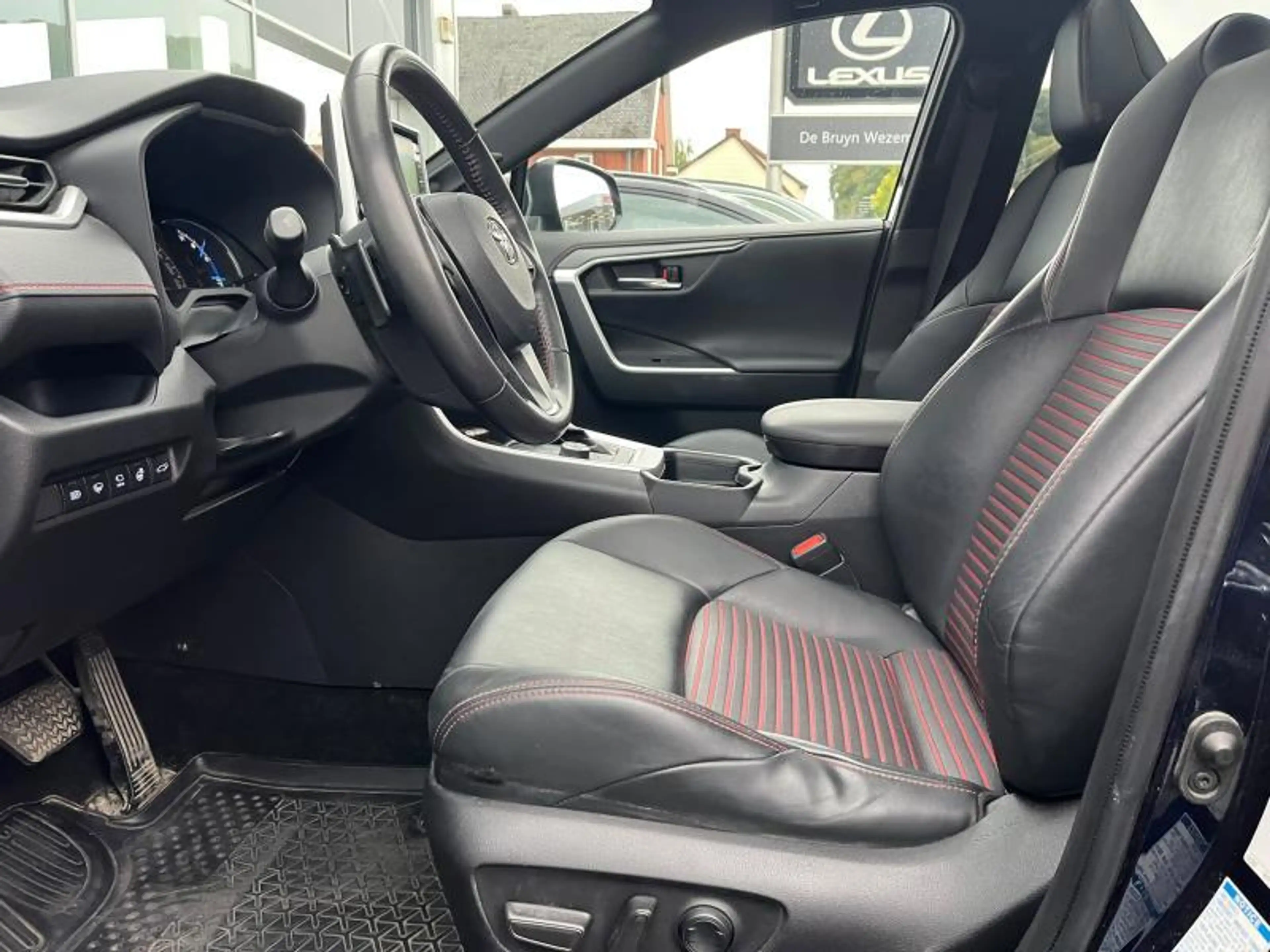 Toyota RAV 4 Premium Plus — photo 7
