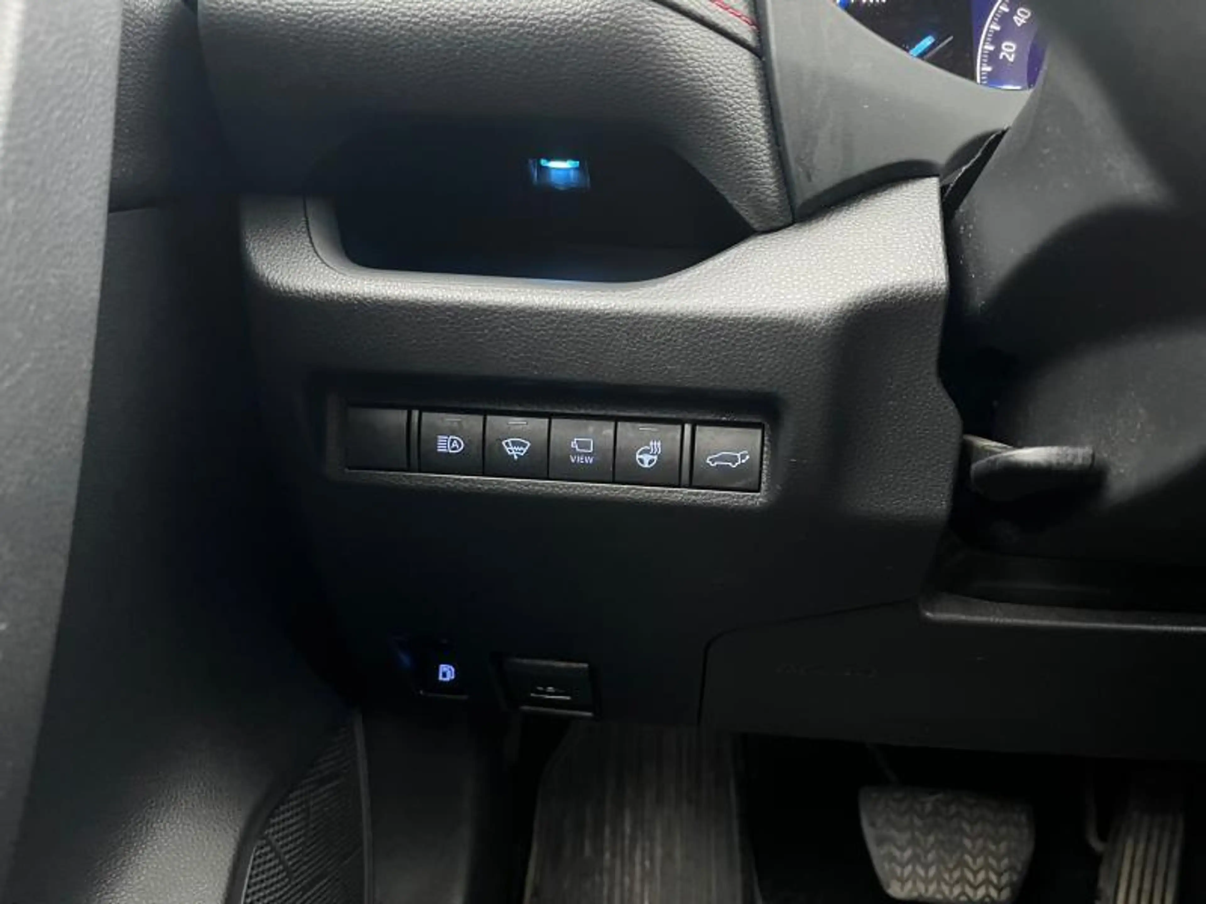 Toyota RAV 4 Premium Plus — photo 14