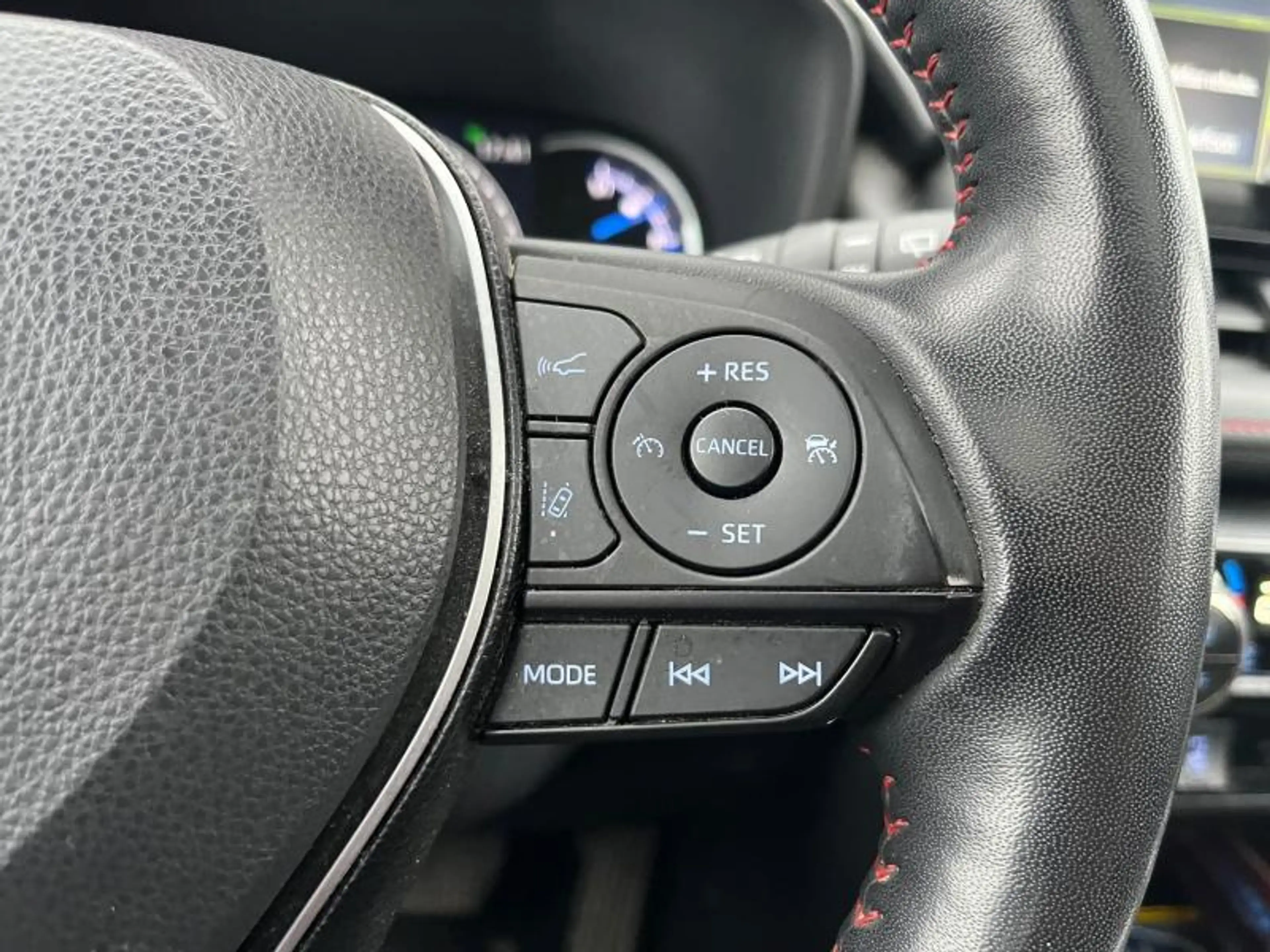 Toyota RAV 4 Premium Plus — photo 11