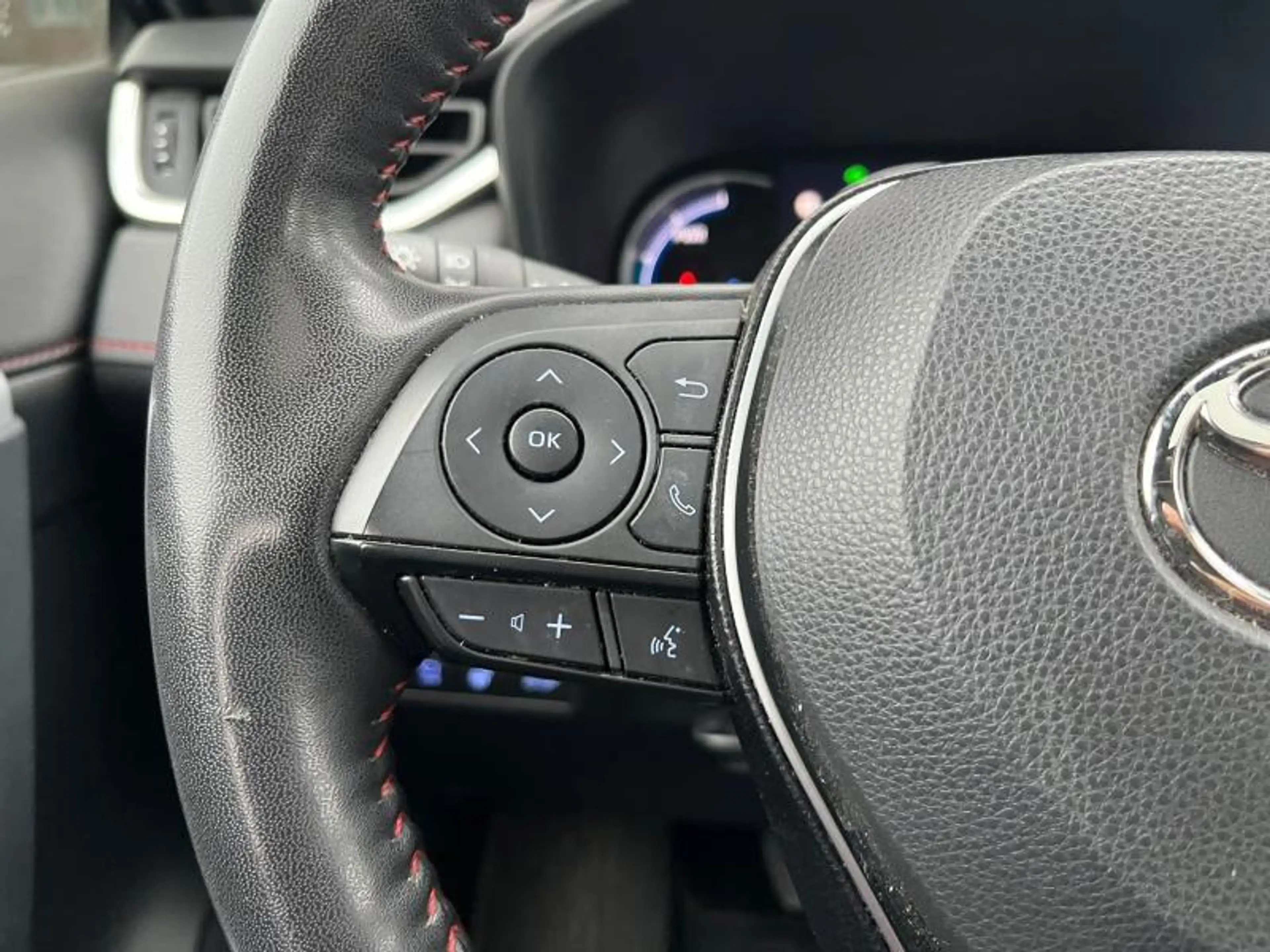 Toyota RAV 4 Premium Plus — photo 10