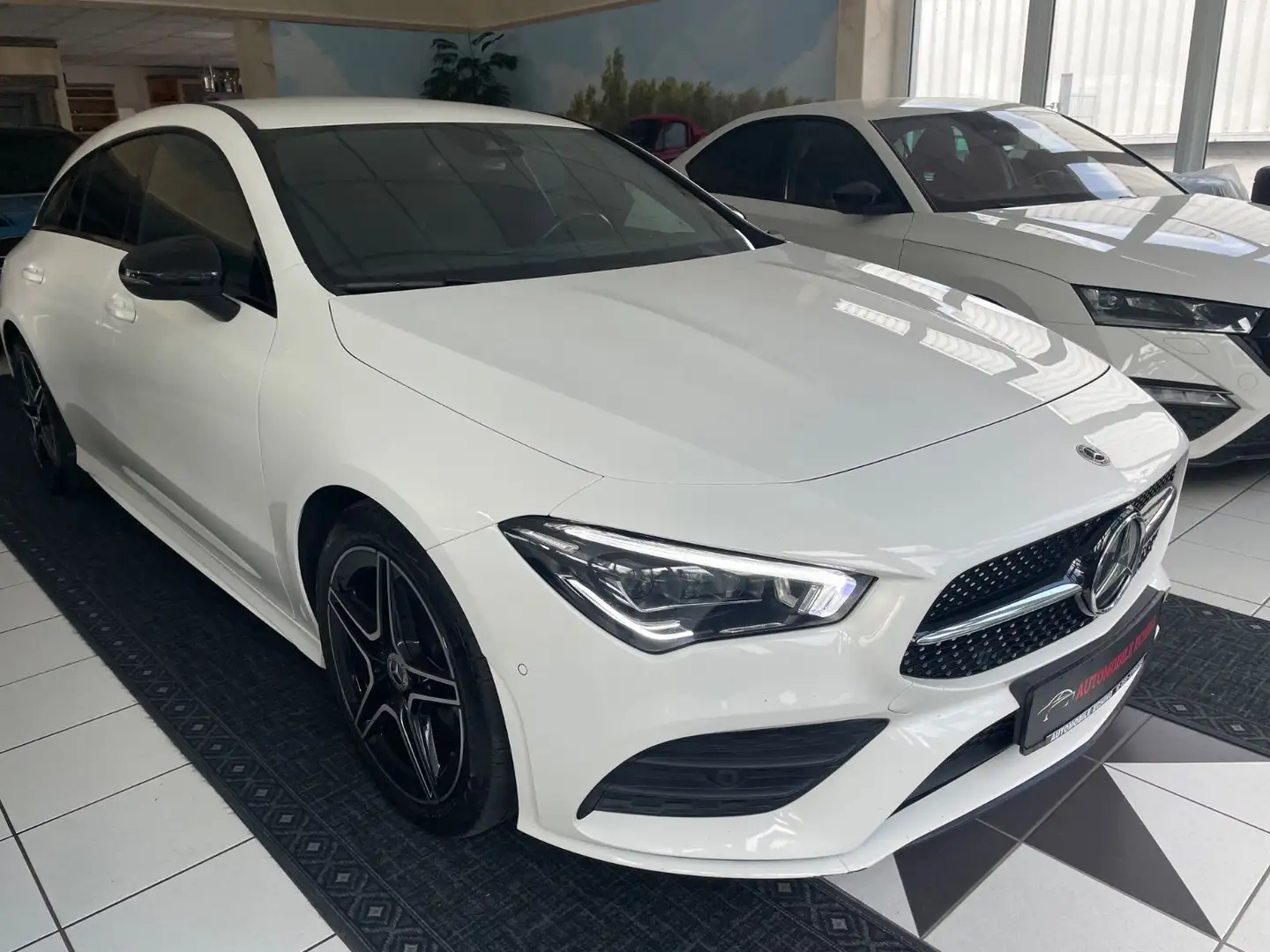 Mercedes-Benz CLA 220 d AMG Line SB.*Night Pak*Nav*Kam.*M.Beam Weiß - 2