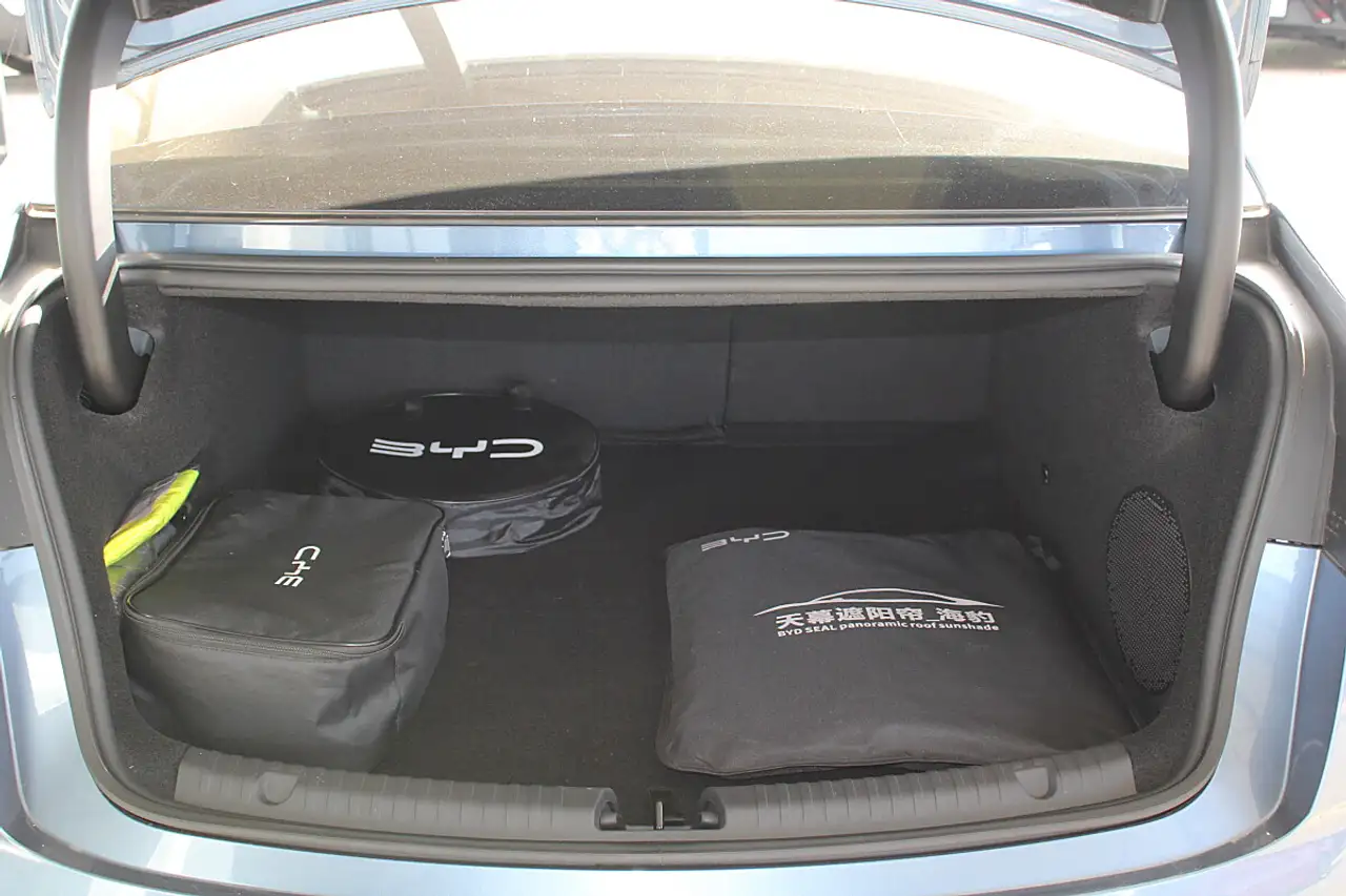 BYD SEAL