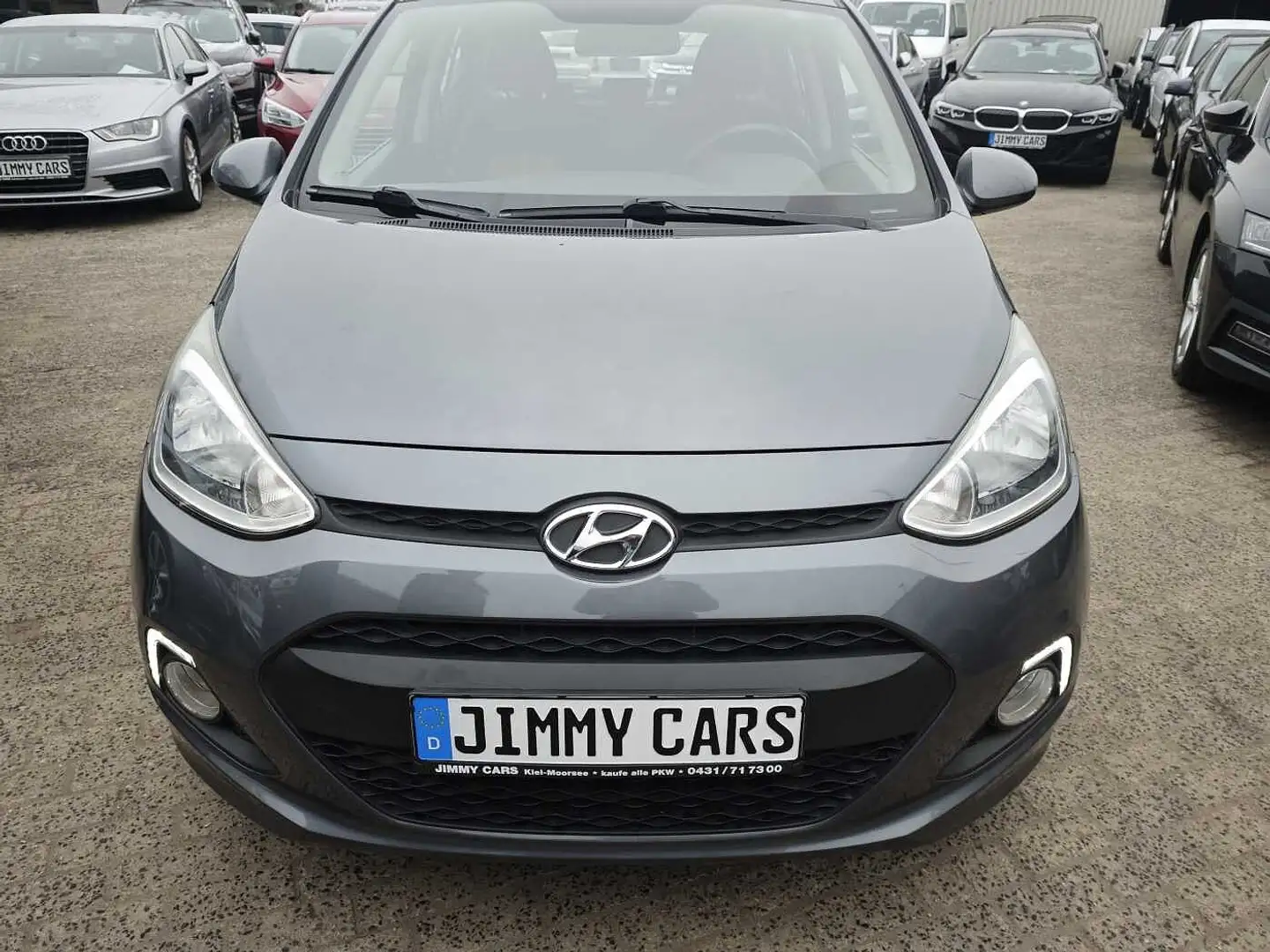 Hyundai i10 1.0 Pure Grau - 2