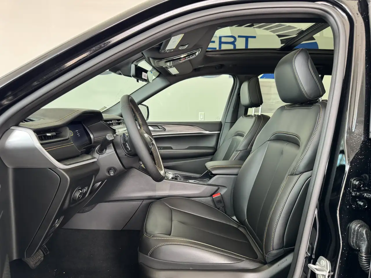Jeep Grand Cherokee photo Jeep Grand Cherokee