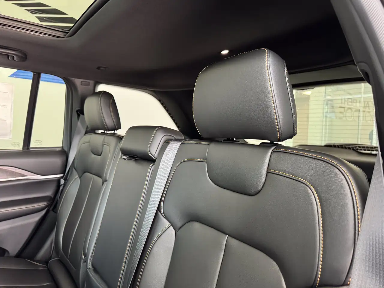 Jeep Grand Cherokee photo Jeep Grand Cherokee