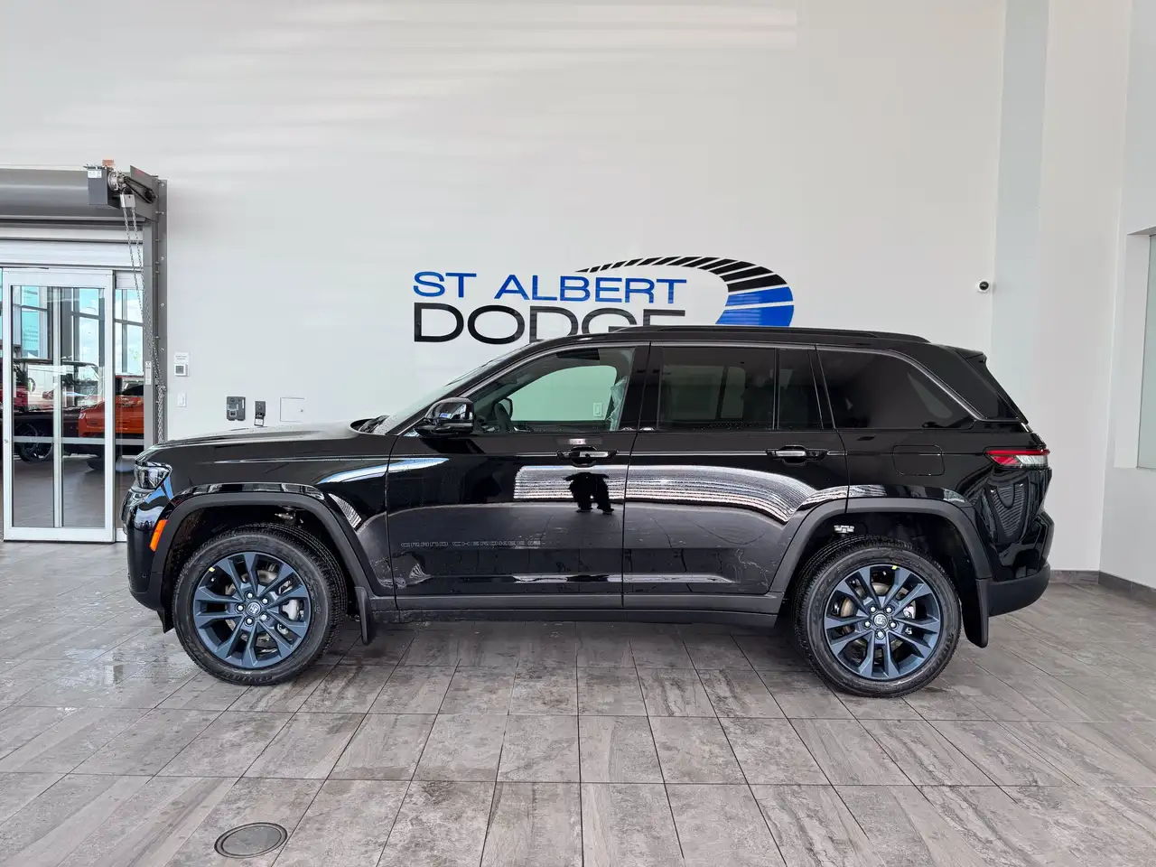 Jeep Grand Cherokee photo Jeep Grand Cherokee