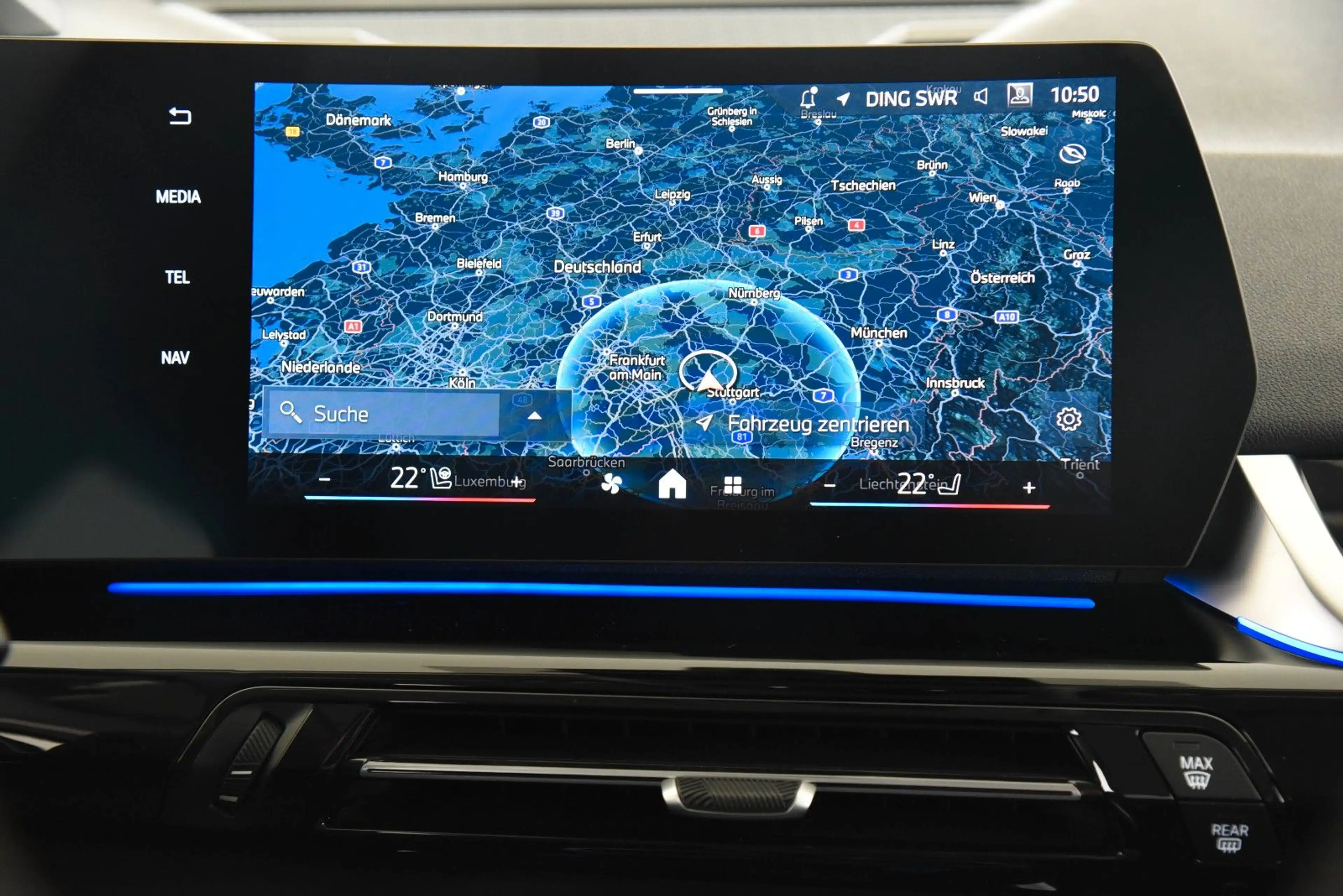 BMW iX2 xDrive30 DriveAss+ HUD LED AHK ParkAss+ DAB — photo 12