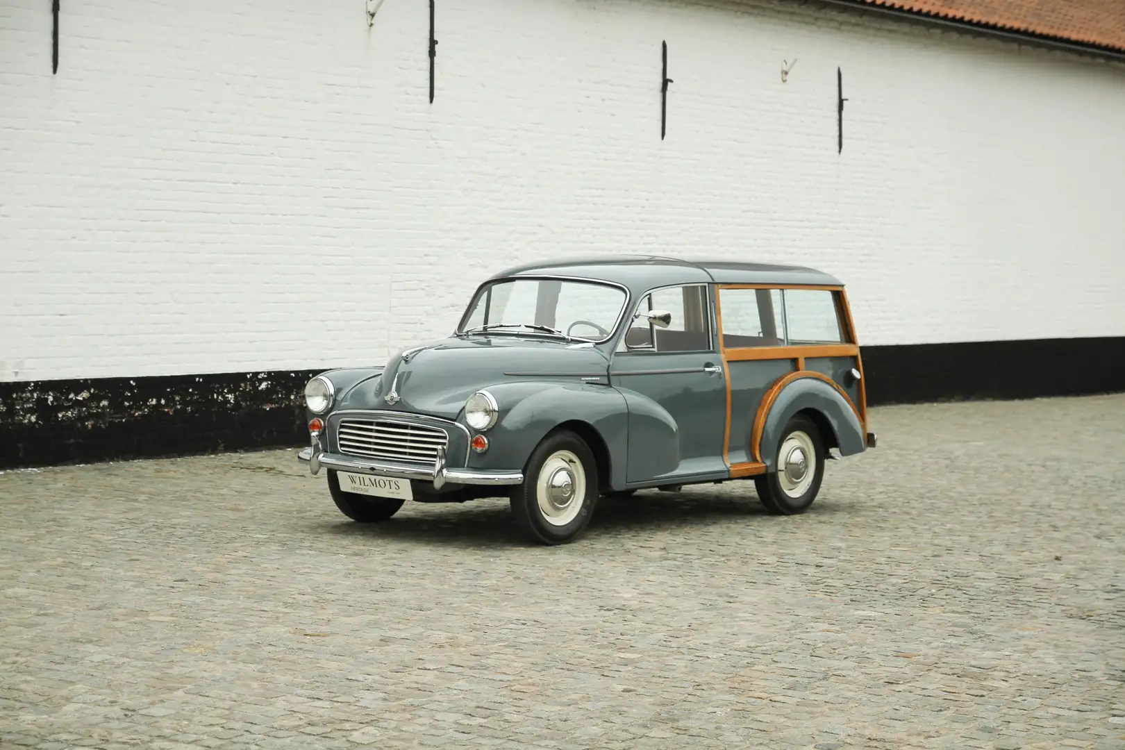Oldtimer Morris Minor 1000 Traveller - LHD - Trafficators Grau - 2