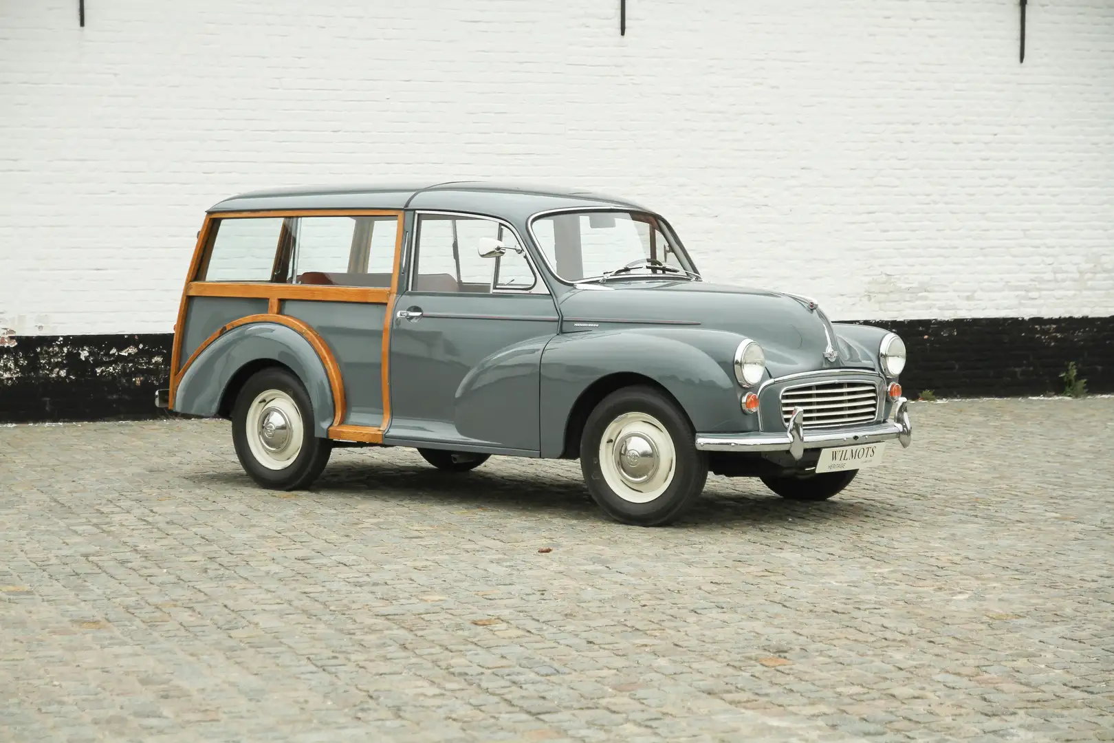 Oldtimer Morris Minor 1000 Traveller - LHD - Trafficators Grau - 1