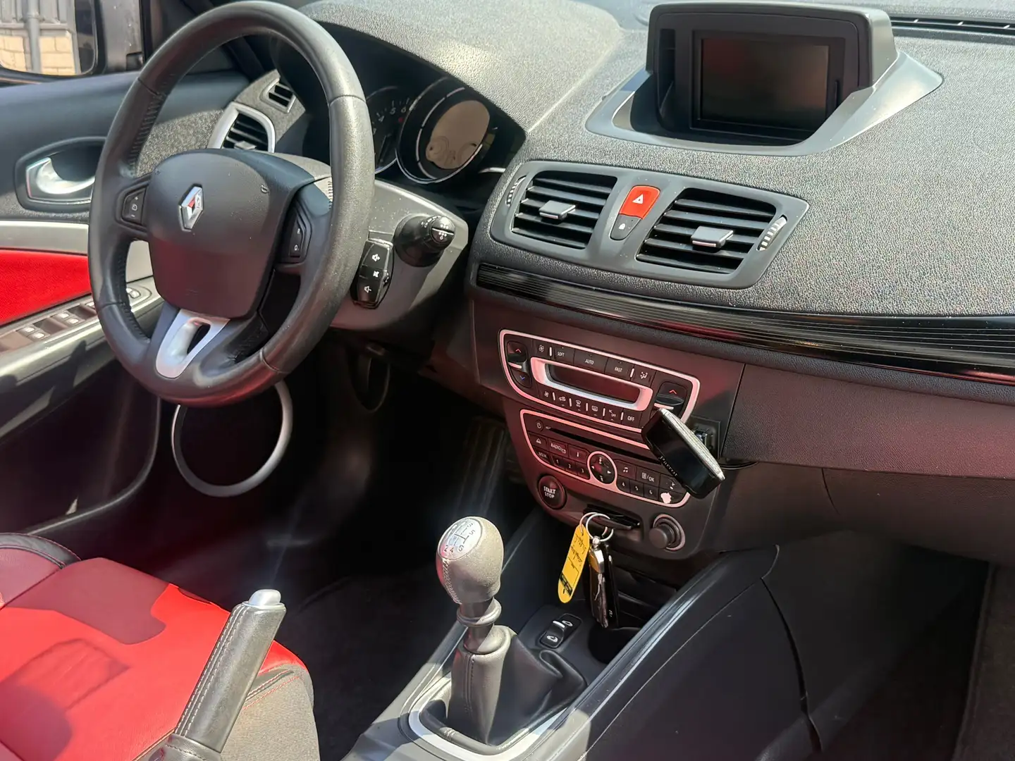 Renault Megane Coupé-Cabriolet 1.4 TCE Privilège Cabrio Navi Lede Zwart - 2
