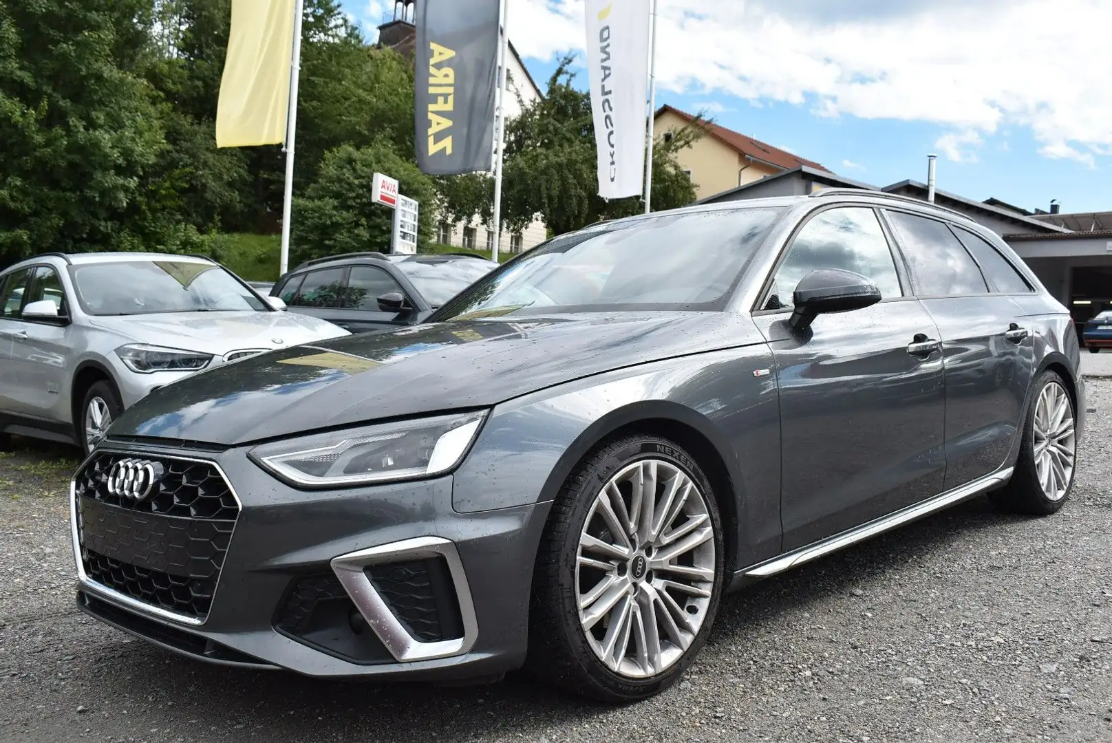 Audi A4 Avant 40 TDI quattro S line "AHK Schwenkbar" Grau - 1