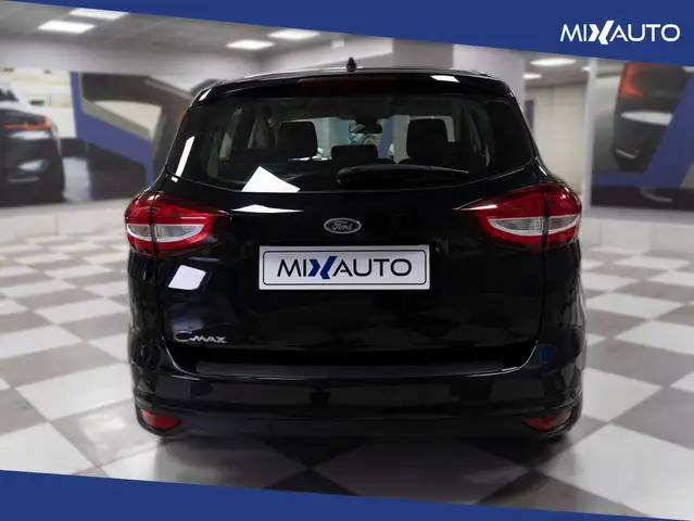 Ford C-Max view 4