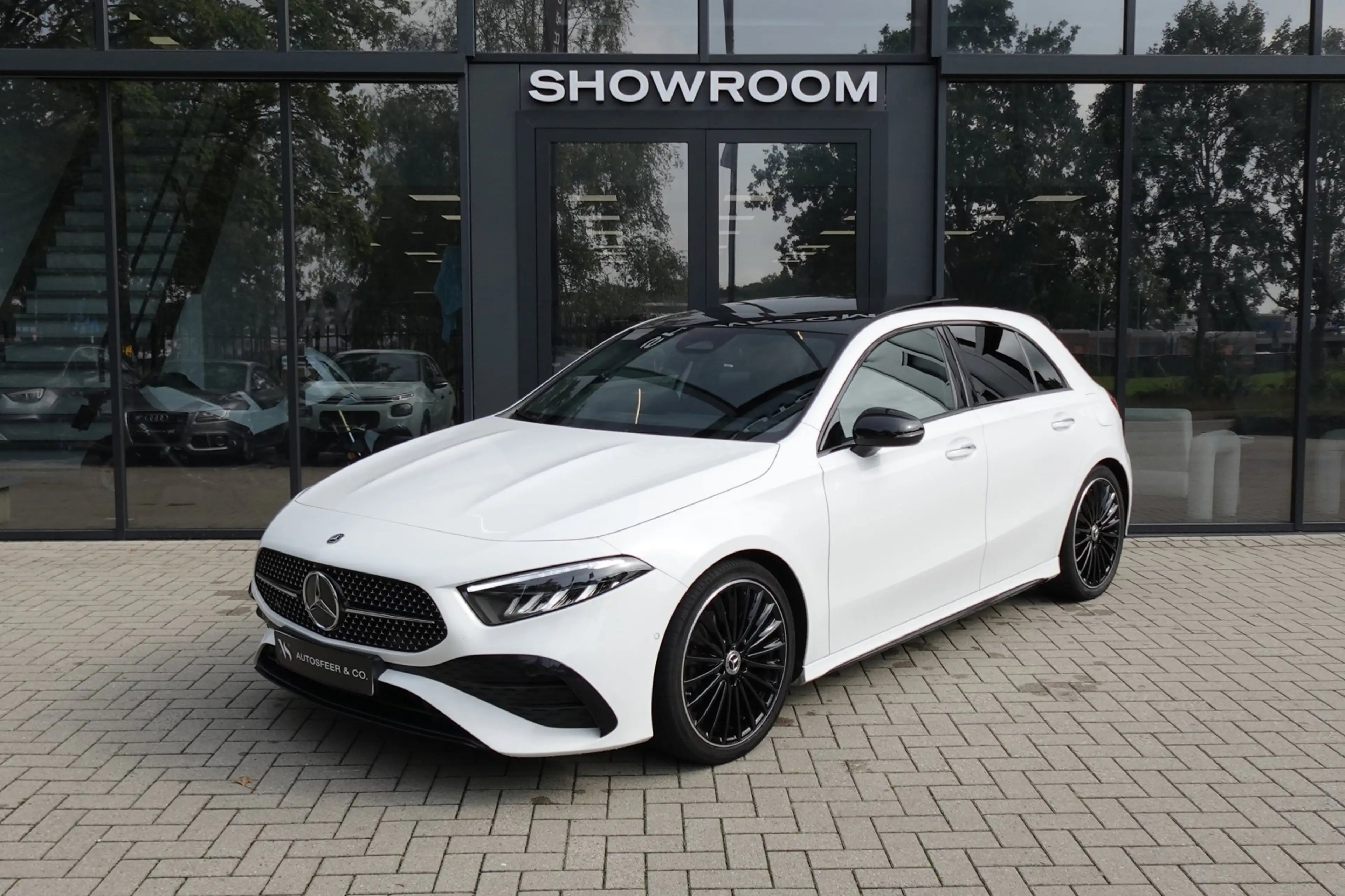 Mercedes-Benz A 180 AMG Line PANO CAM — photo 8