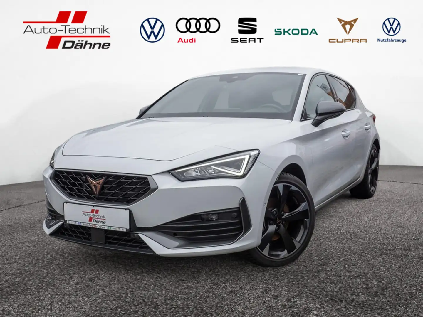 CUPRA Leon 1.5 eTSI DSG PDC SHZ KAMERA NAVI ACC LED Bianco - 1