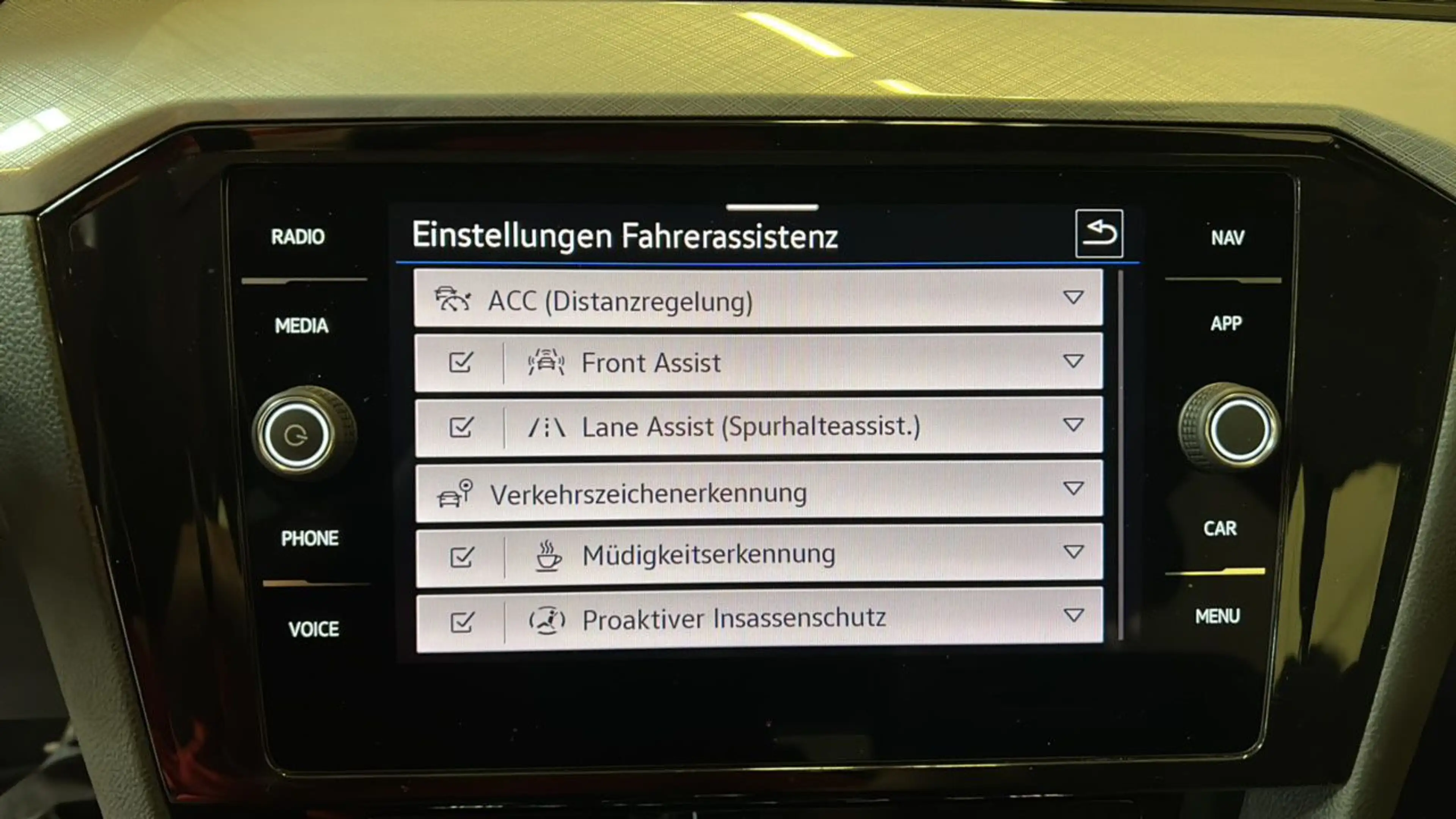 Volkswagen Passat Variant 2.0 TDI BMT/Start-Stopp Business LED*ACC*NAVI*SHZ — photo 12