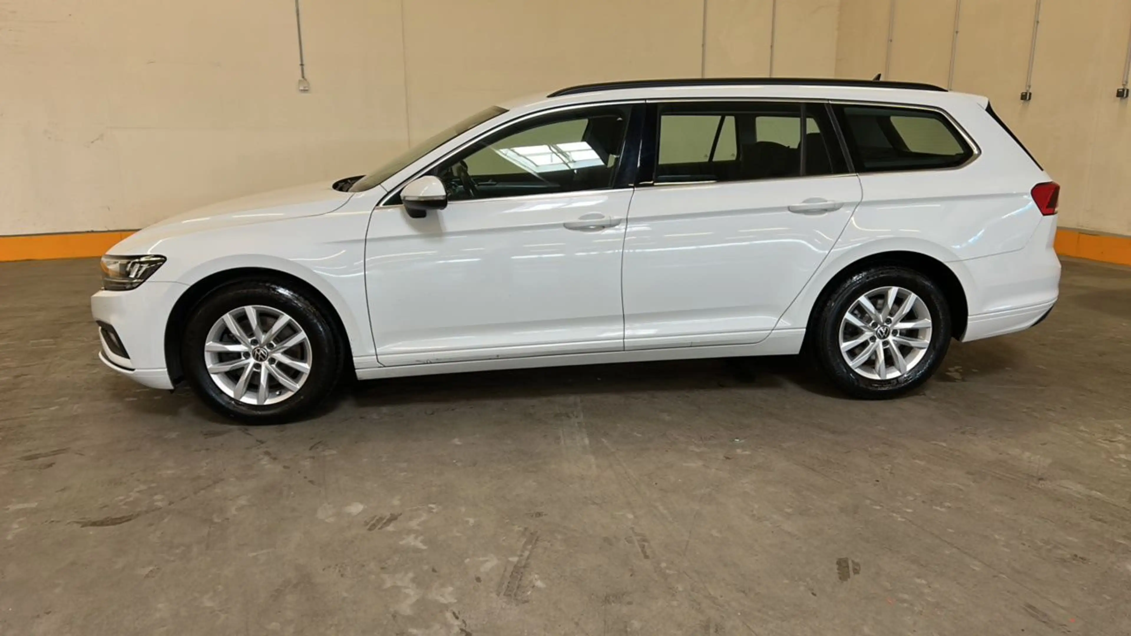 Volkswagen Passat Variant 2.0 TDI BMT/Start-Stopp Business LED*ACC*NAVI*SHZ — photo 3