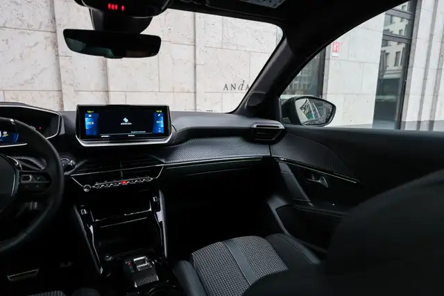 Peugeot E-208 view 13
