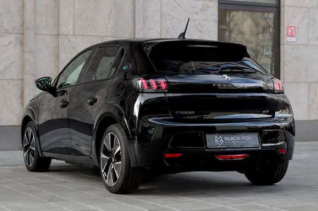 Peugeot E-208 view 8