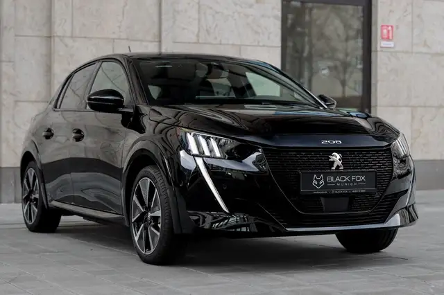 Peugeot E-208 view 3