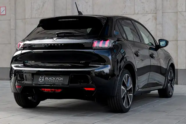 Peugeot E-208 view 6