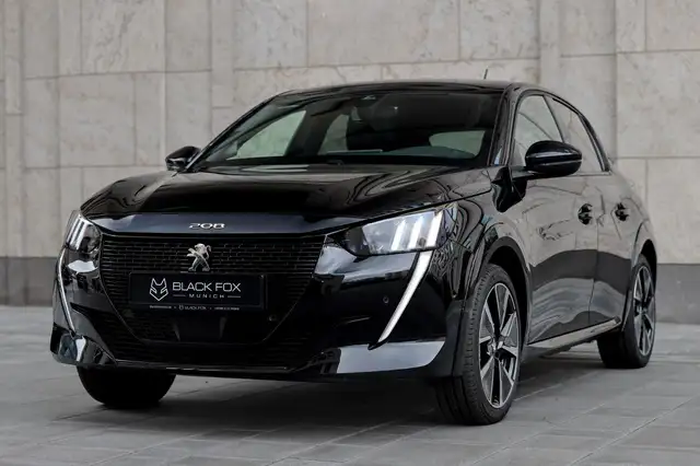 Peugeot E-208 main image