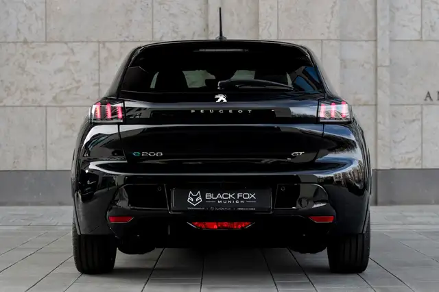 Peugeot E-208 view 7