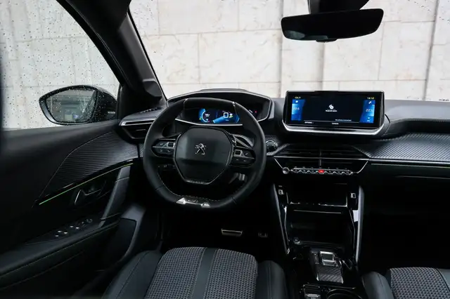 Peugeot E-208 view 12