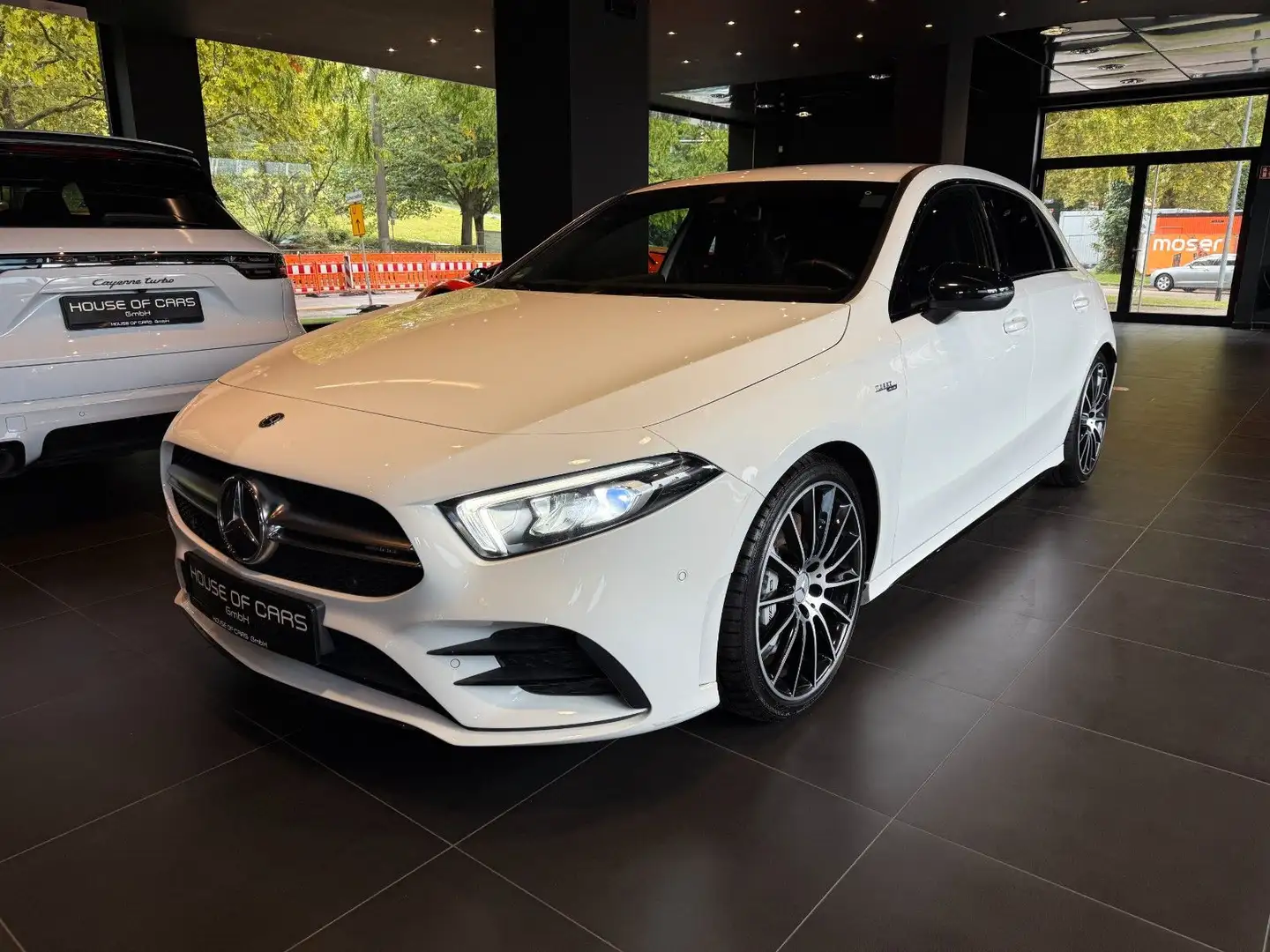 Mercedes-Benz A 35 AMG 4Matic*Widescreen*Kamera*Ambiente*LED Blanc - 1