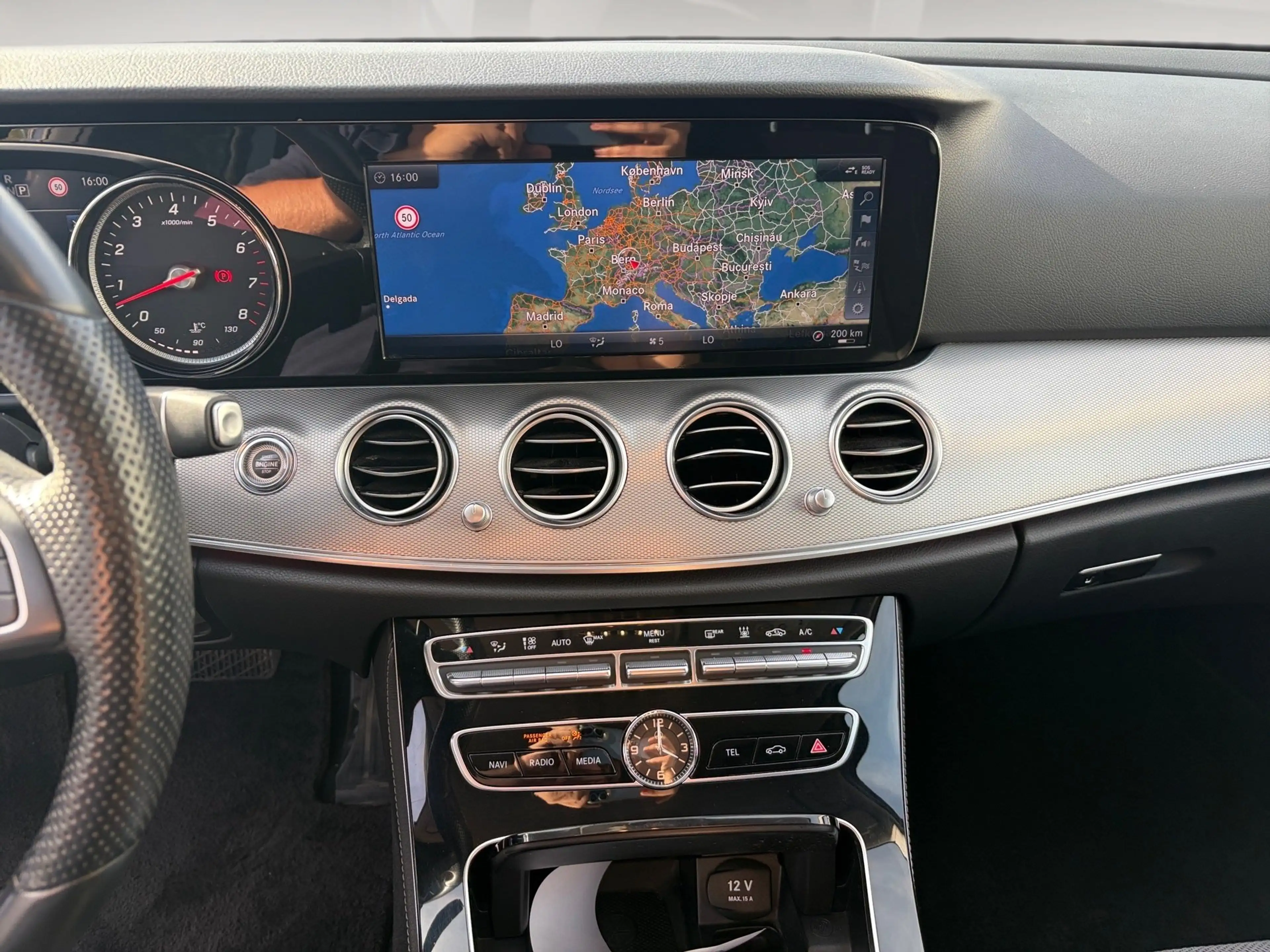 Mercedes-Benz E 400 4Matic Avantgarde 2xKlima+AHK+AUT+DynLicht — photo 9