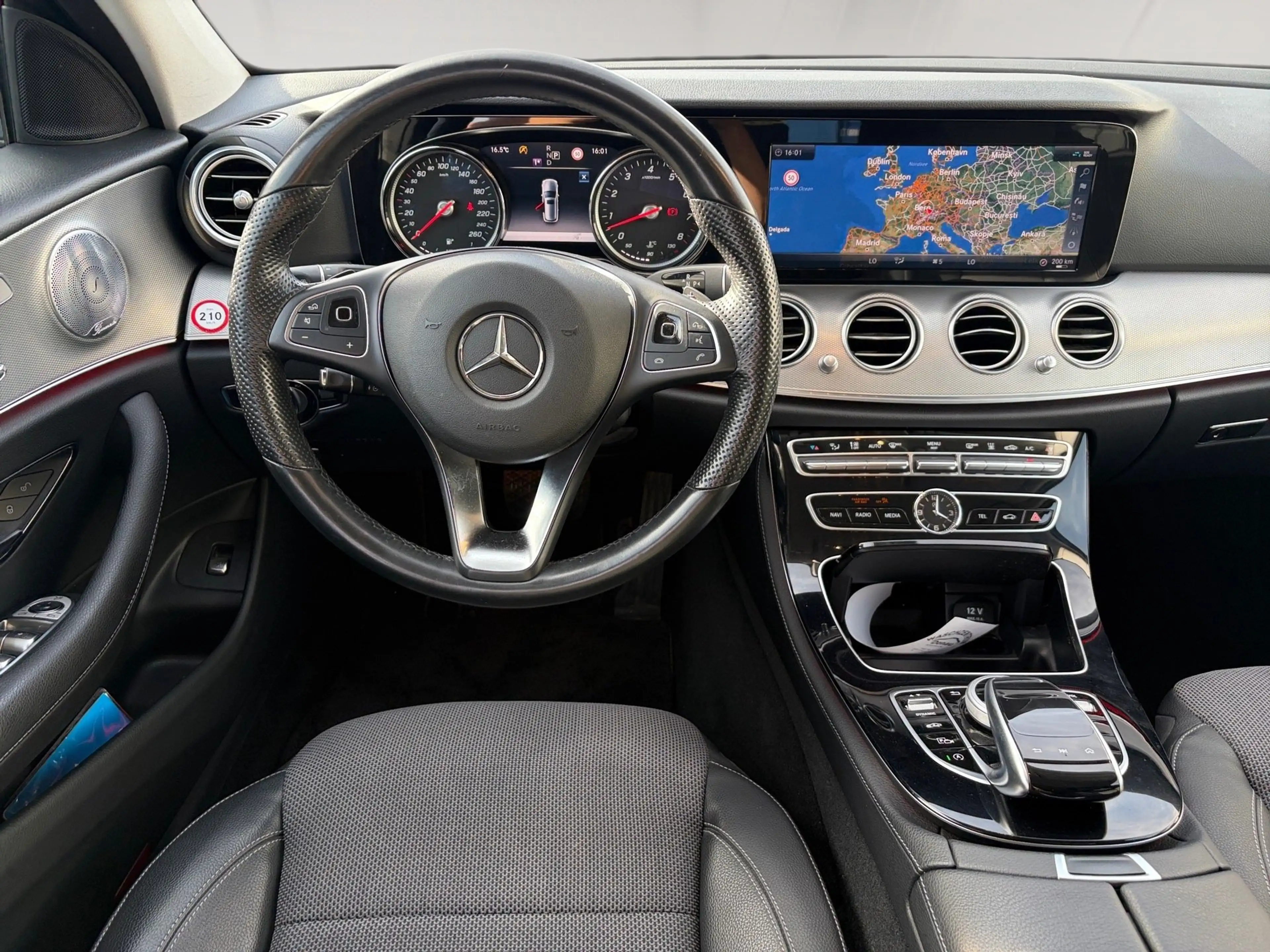 Mercedes-Benz E 400 4Matic Avantgarde 2xKlima+AHK+AUT+DynLicht — photo 10