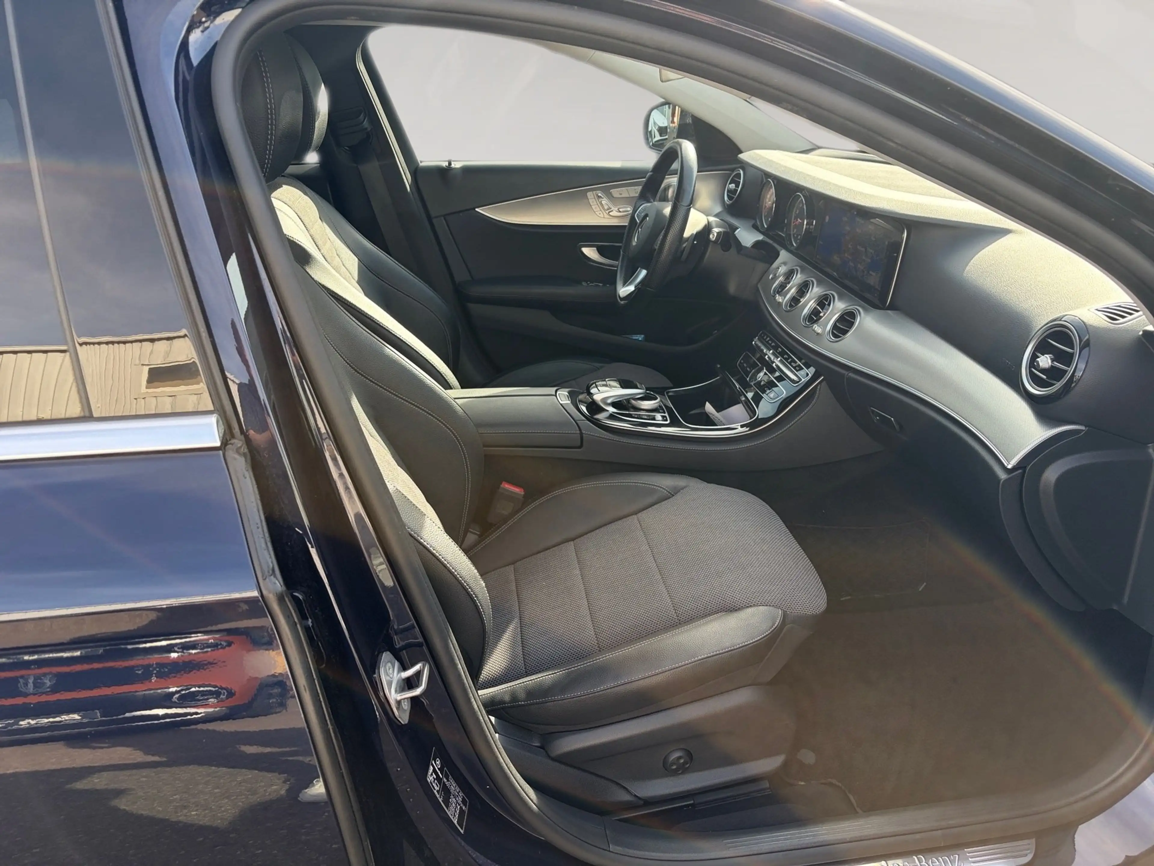 Mercedes-Benz E 400 4Matic Avantgarde 2xKlima+AHK+AUT+DynLicht — photo 14