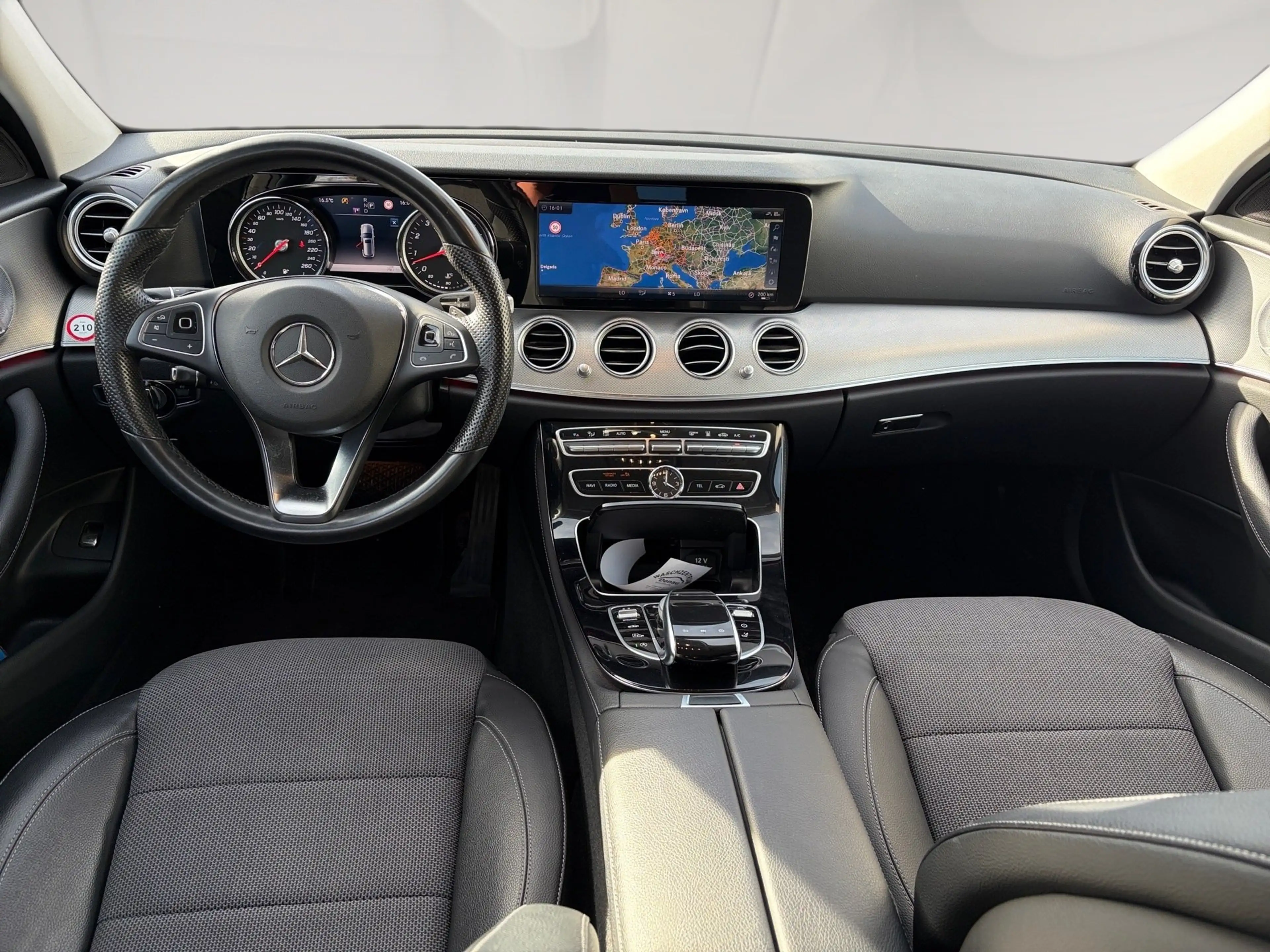 Mercedes-Benz E 400 4Matic Avantgarde 2xKlima+AHK+AUT+DynLicht — photo 11