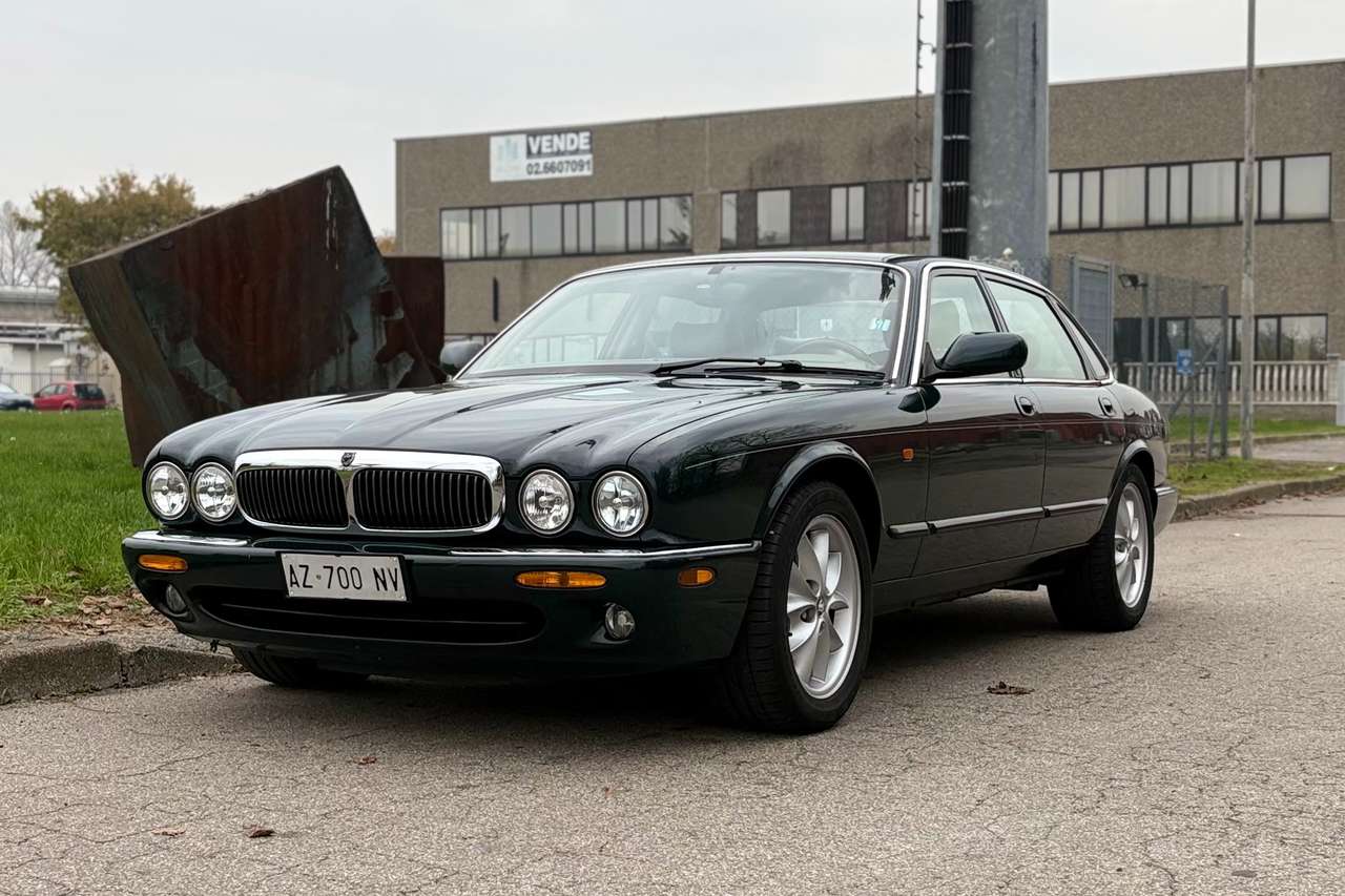 Jaguar XJ8 3.2 EXECUTIVE