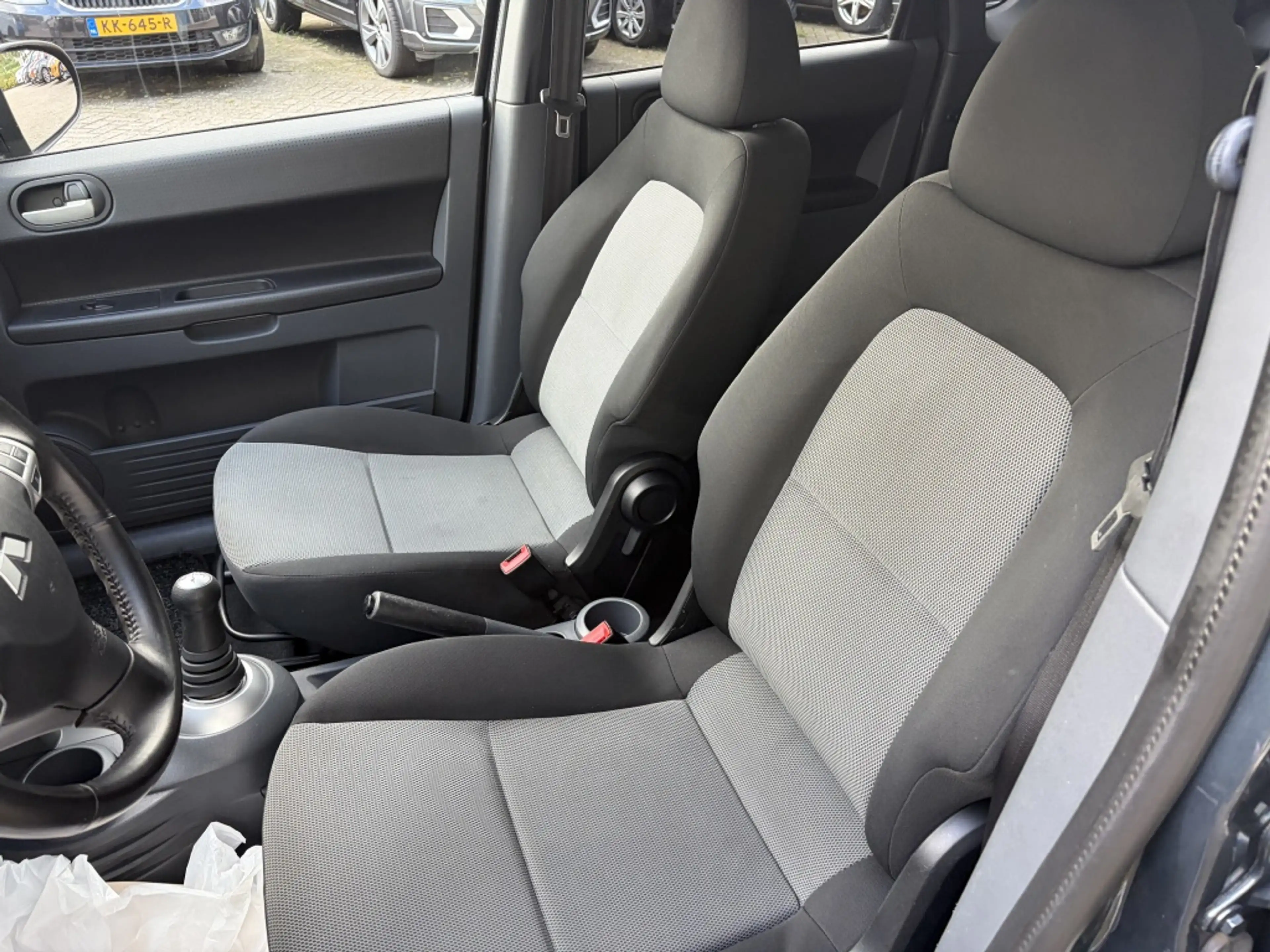 Mitsubishi Colt 1.3 Edition Two — photo 11