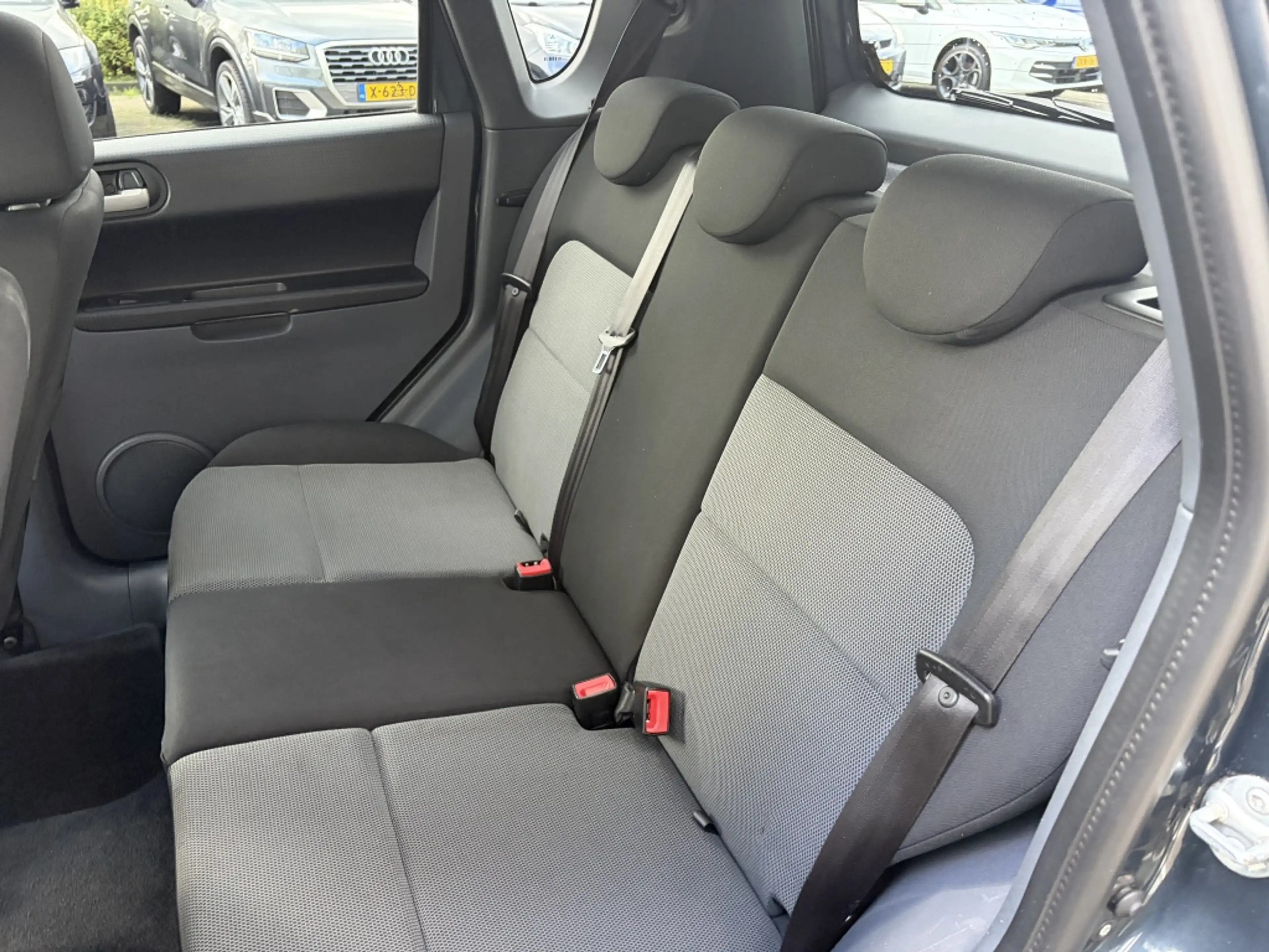 Mitsubishi Colt 1.3 Edition Two — photo 12