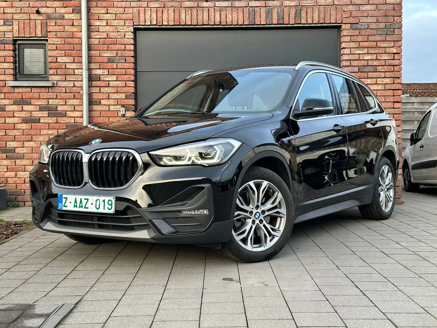 BMW X1 XDrive 25E Noir - 1