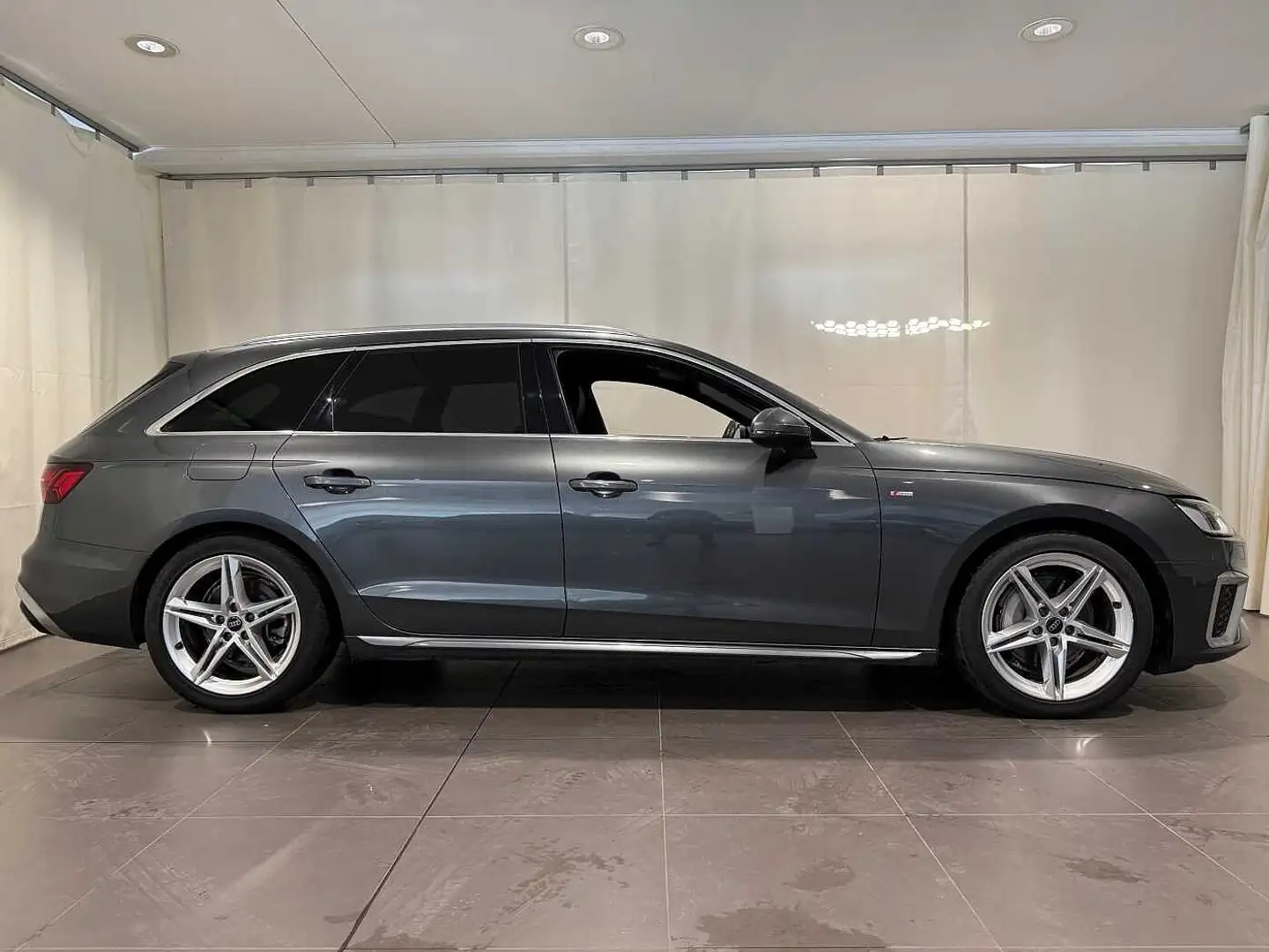 Audi A4 5ª serie Avant 40 TDI quattro S tronic S line edit Grijs - 2