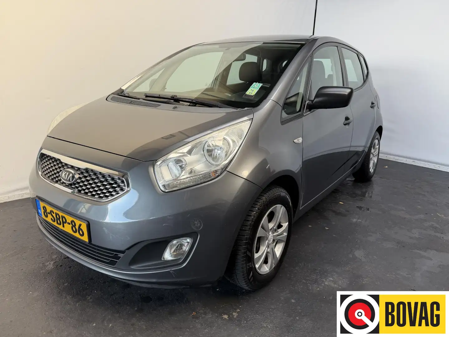 Kia Venga 1.4 CVVT X-tra Gris - 1