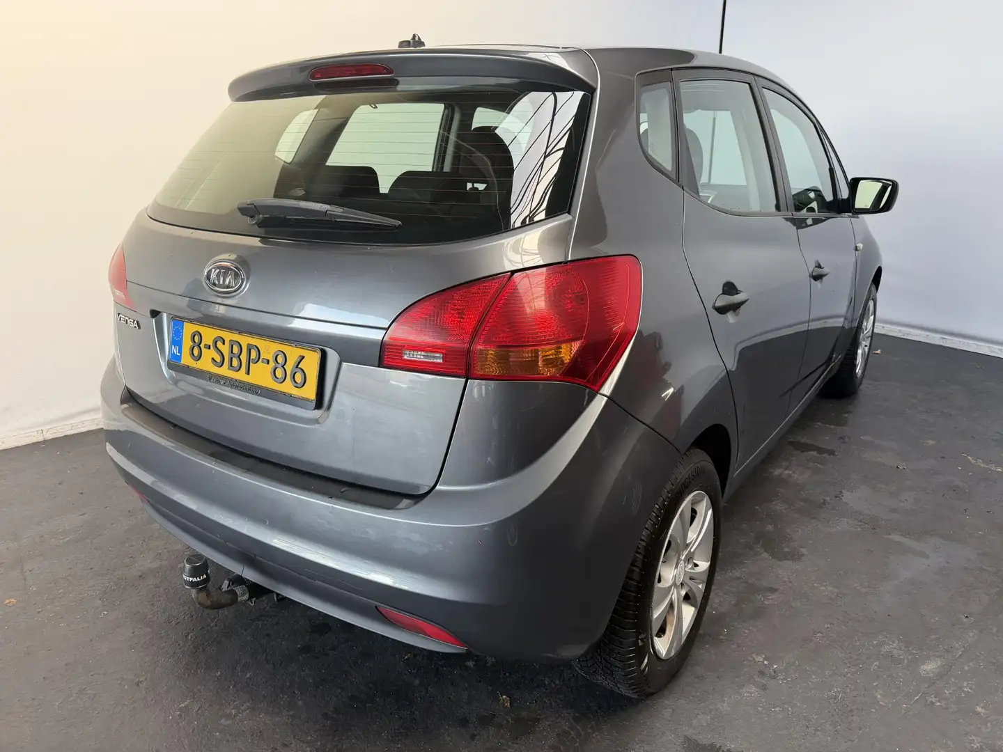 Kia Venga 1.4 CVVT X-tra Gris - 2