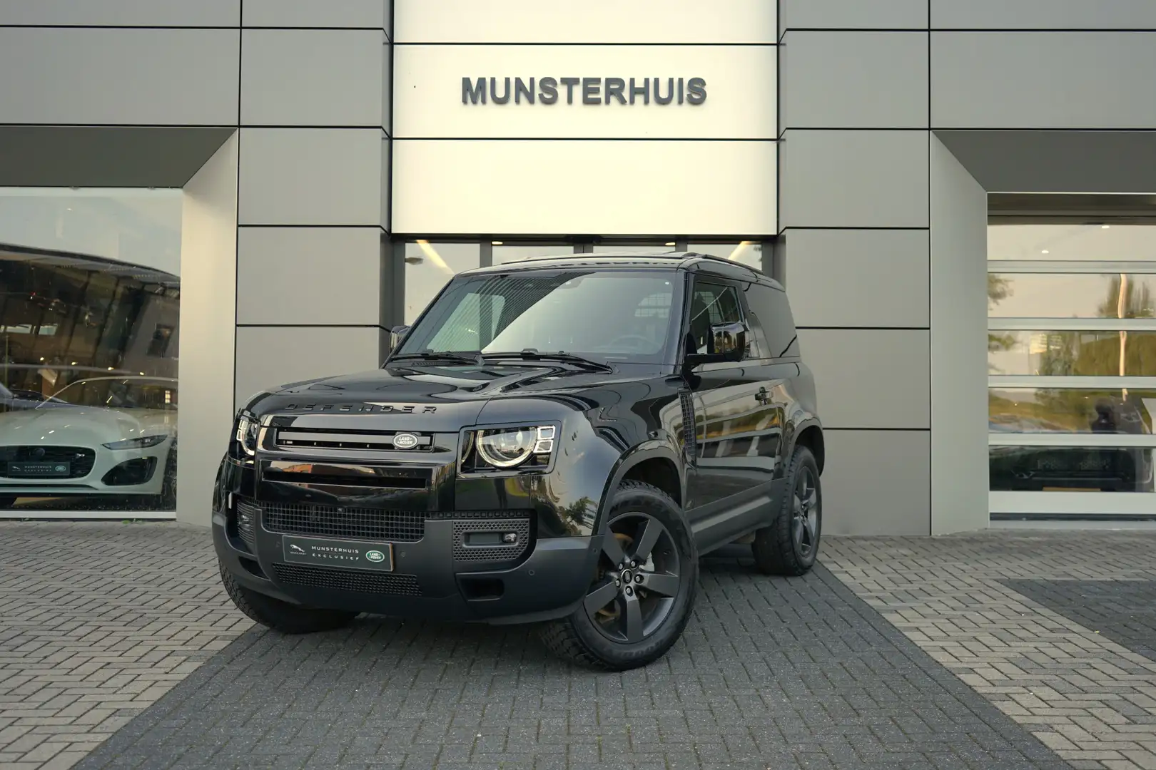 Land Rover Defender Hard Top 3.0 D200 90 MHEV SE | Grijs kenteken | El Schwarz - 1
