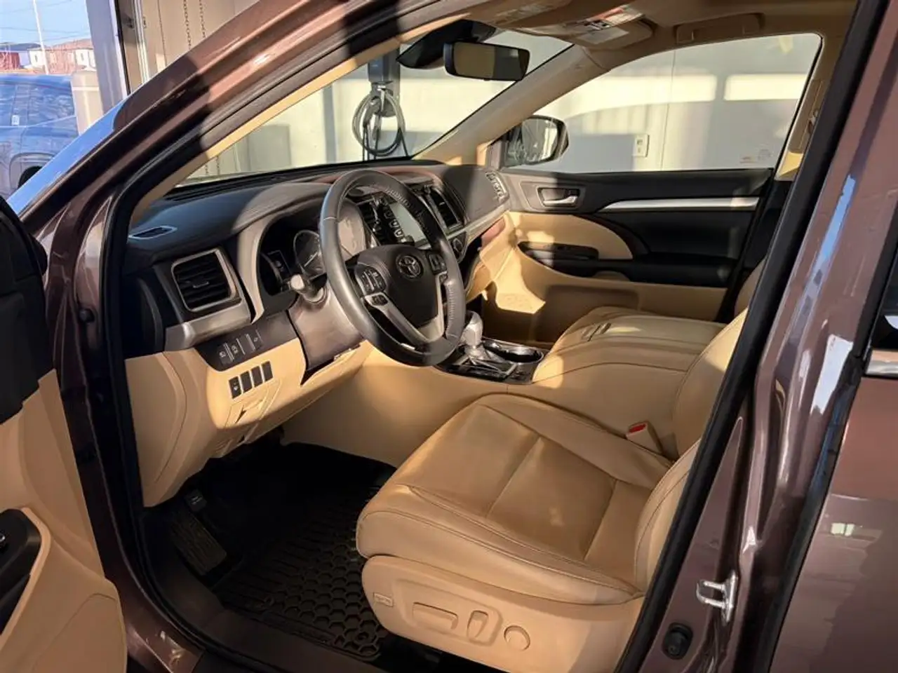 Toyota Highlander снимка Toyota Highlander